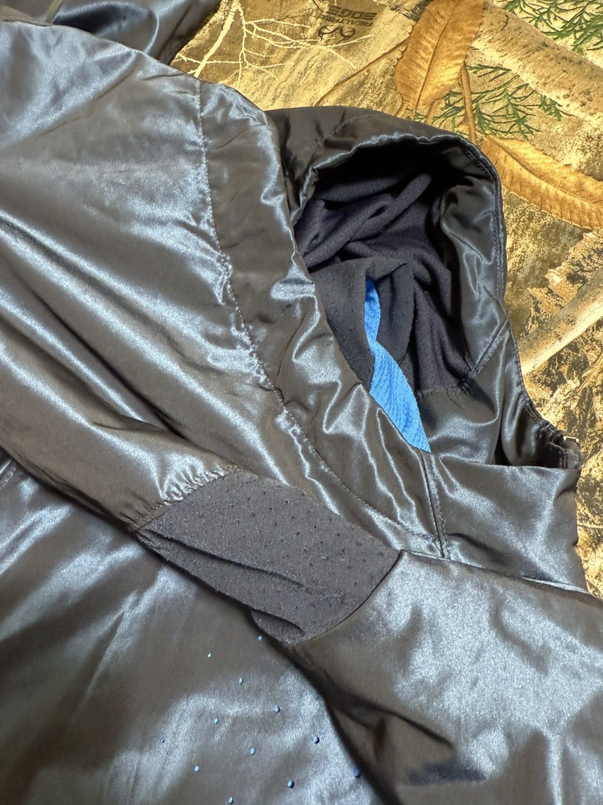 Nike ***FINAL DROP***RARE NIKE SHIELDTECH METALLIC JACKET SIZE XL Size US XL / EU 56 / 4 - 25 Thumbnail