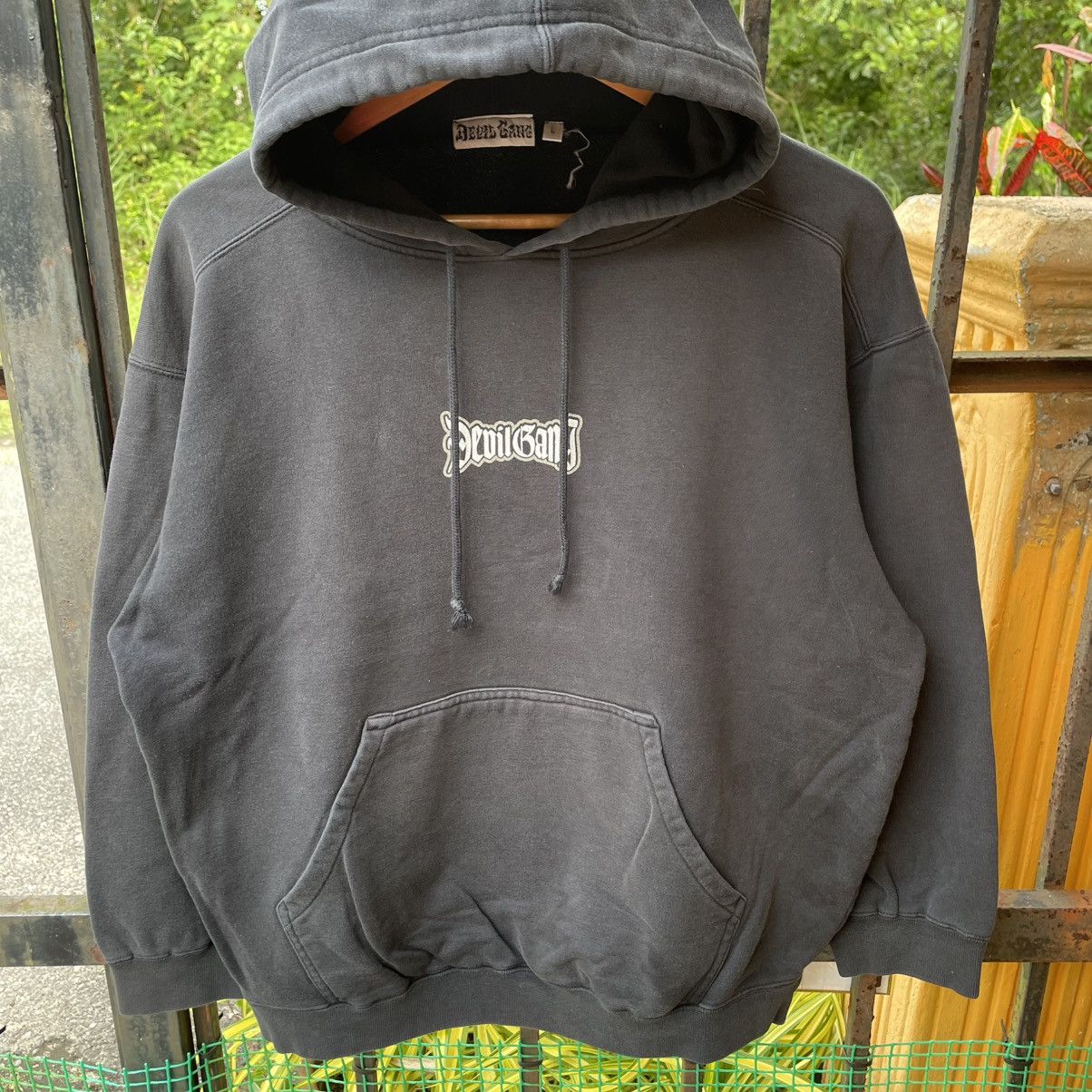 Japanese Brand × Vintage × Welcome Skateboards 🔥Vintage 90s Devil Gang Skateboard Pullover Sweater Hoodie Size US M / EU 48-50 / 2 - 4 Thumbnail