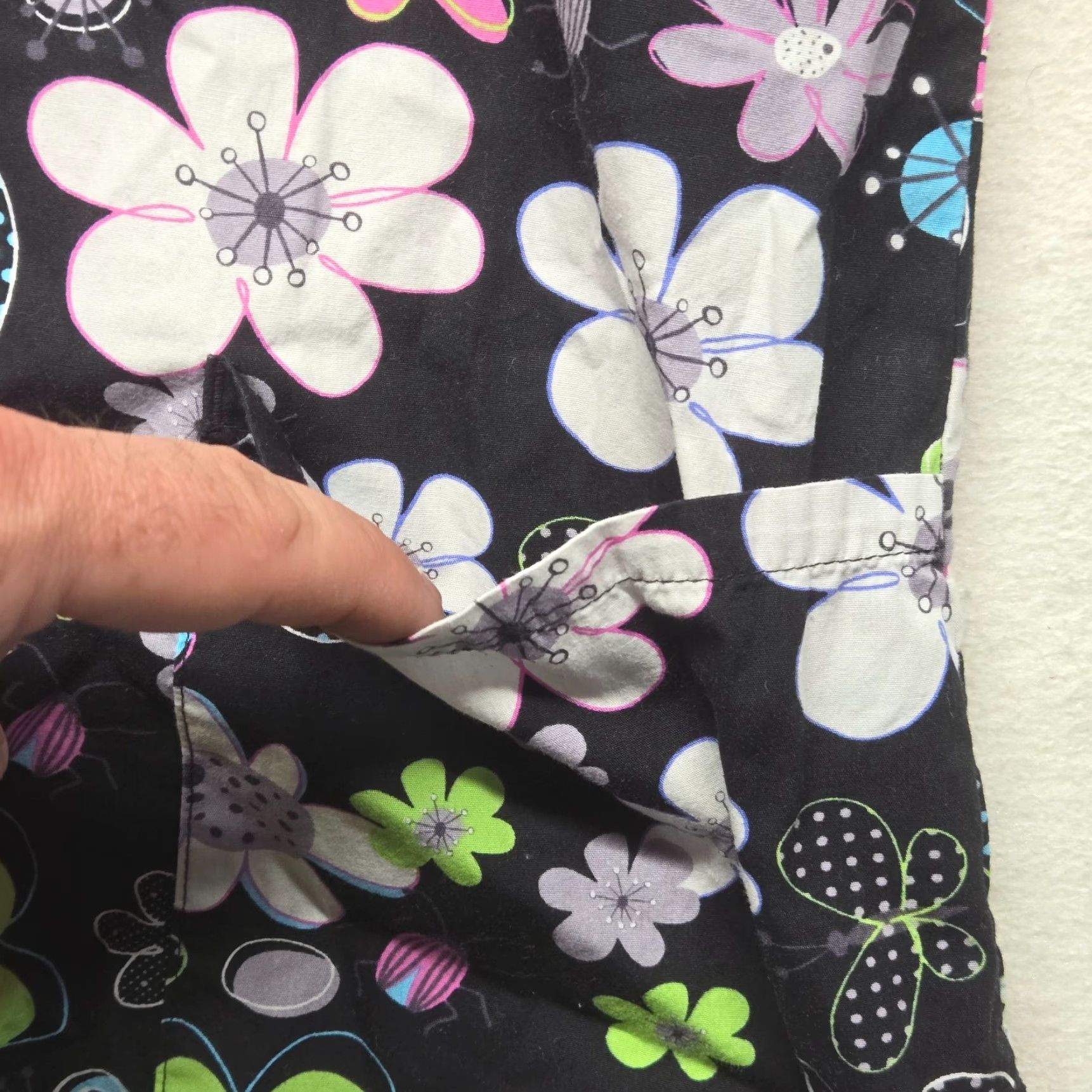 Vintage VINTAGE Zoe & Chloe Floral Black Short Sleeve Scrub Shirt Womens Small Medical Size S / US 4 / IT 40 - 4 Thumbnail