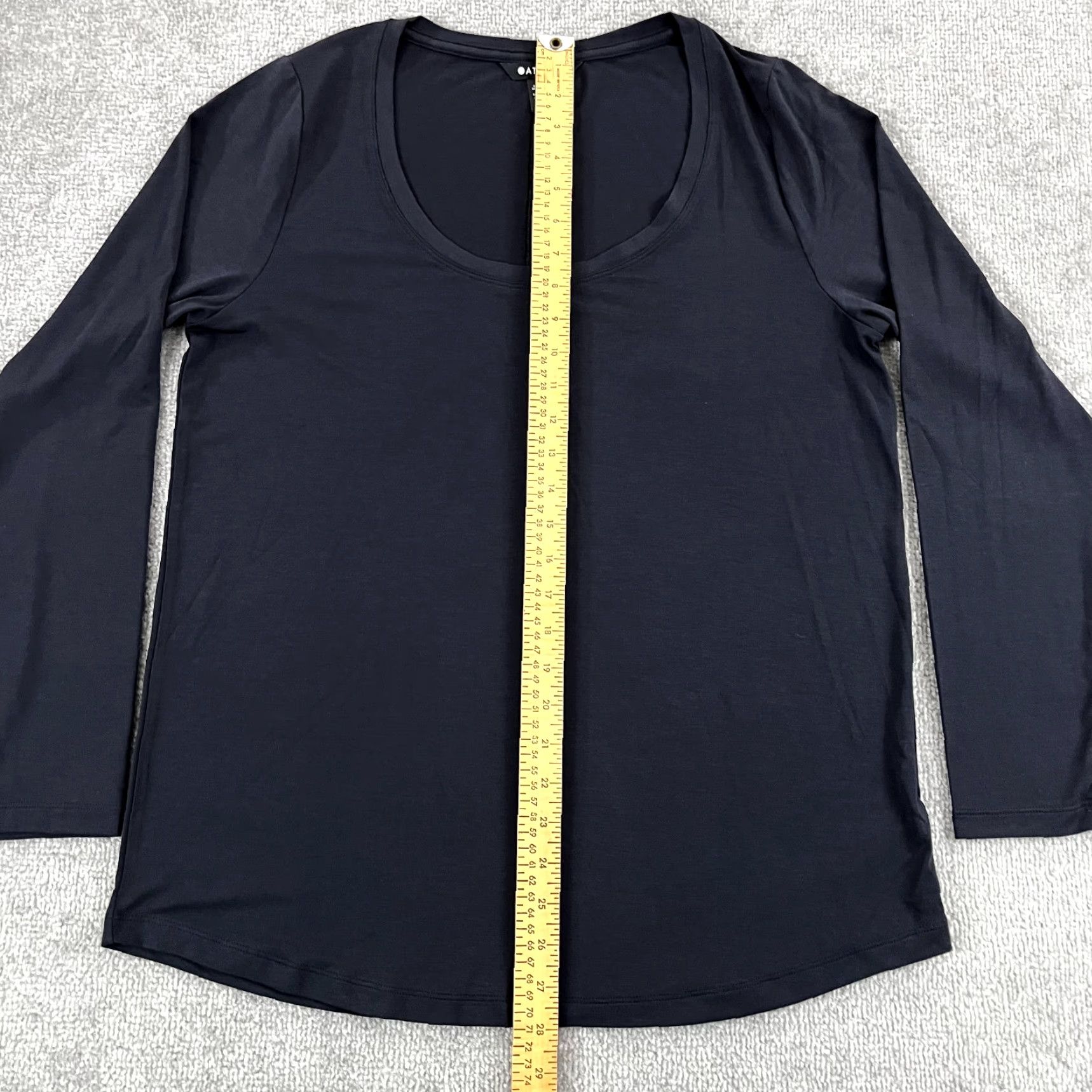 Athleta Athleta Shirt Women Medium Black Stratus II 2 Top Long Sleeve Athleisure Scoop Size M / US 6-8 / IT 42-44 - 4 Thumbnail