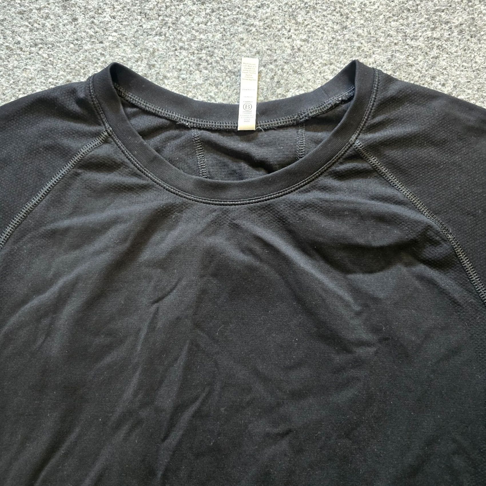 Athleta Athleta Top Womens Size Medium Black Stretch Performance Short Sleeve Athleisure Size XL / US 12-14 / IT 48-50 - 2 Thumbnail