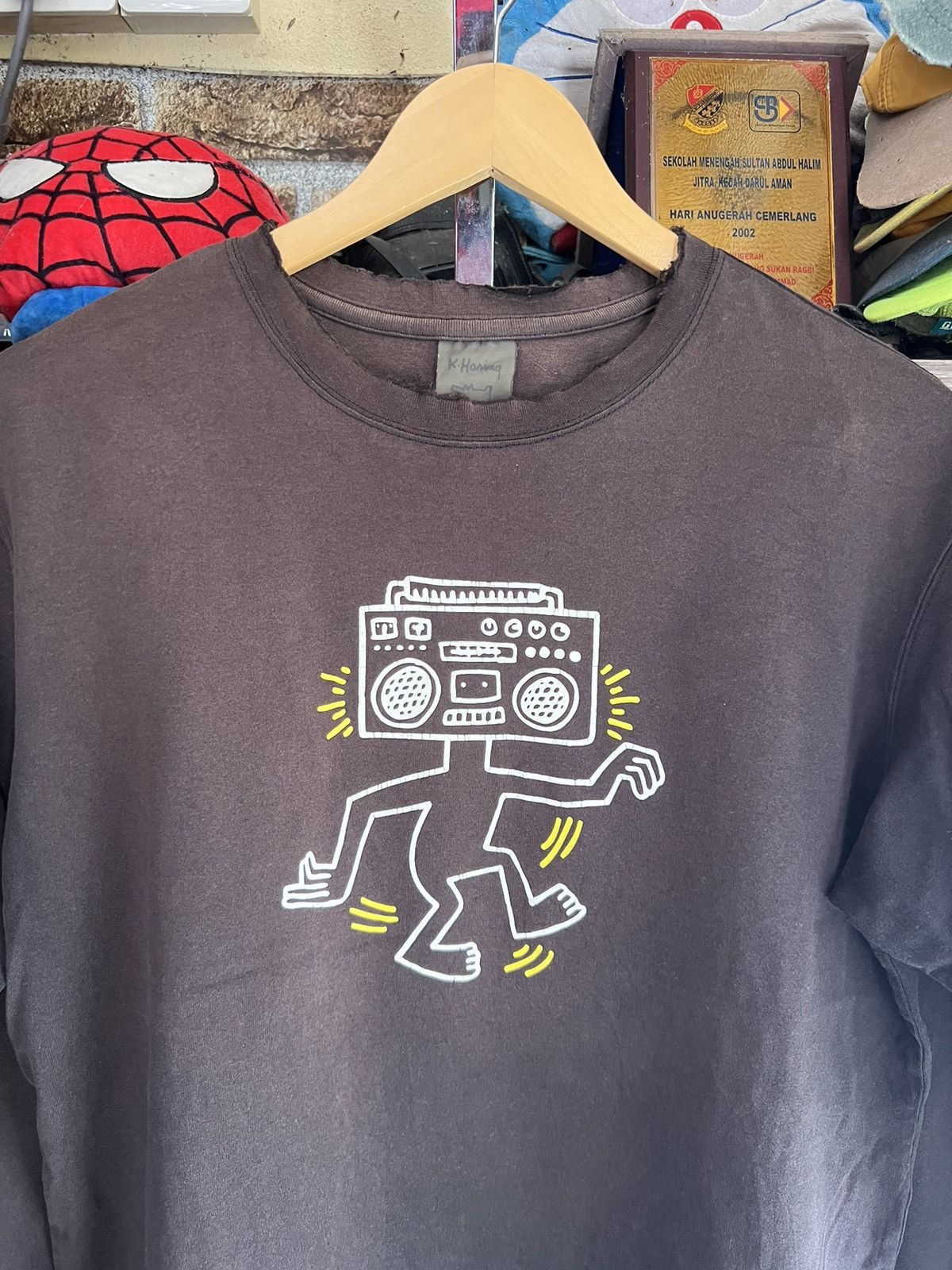 Keith Haring 🔥Sun Faded Keith Haring x Uniqlo Long Sleeves Size US M / EU 48-50 / 2 - 4 Thumbnail
