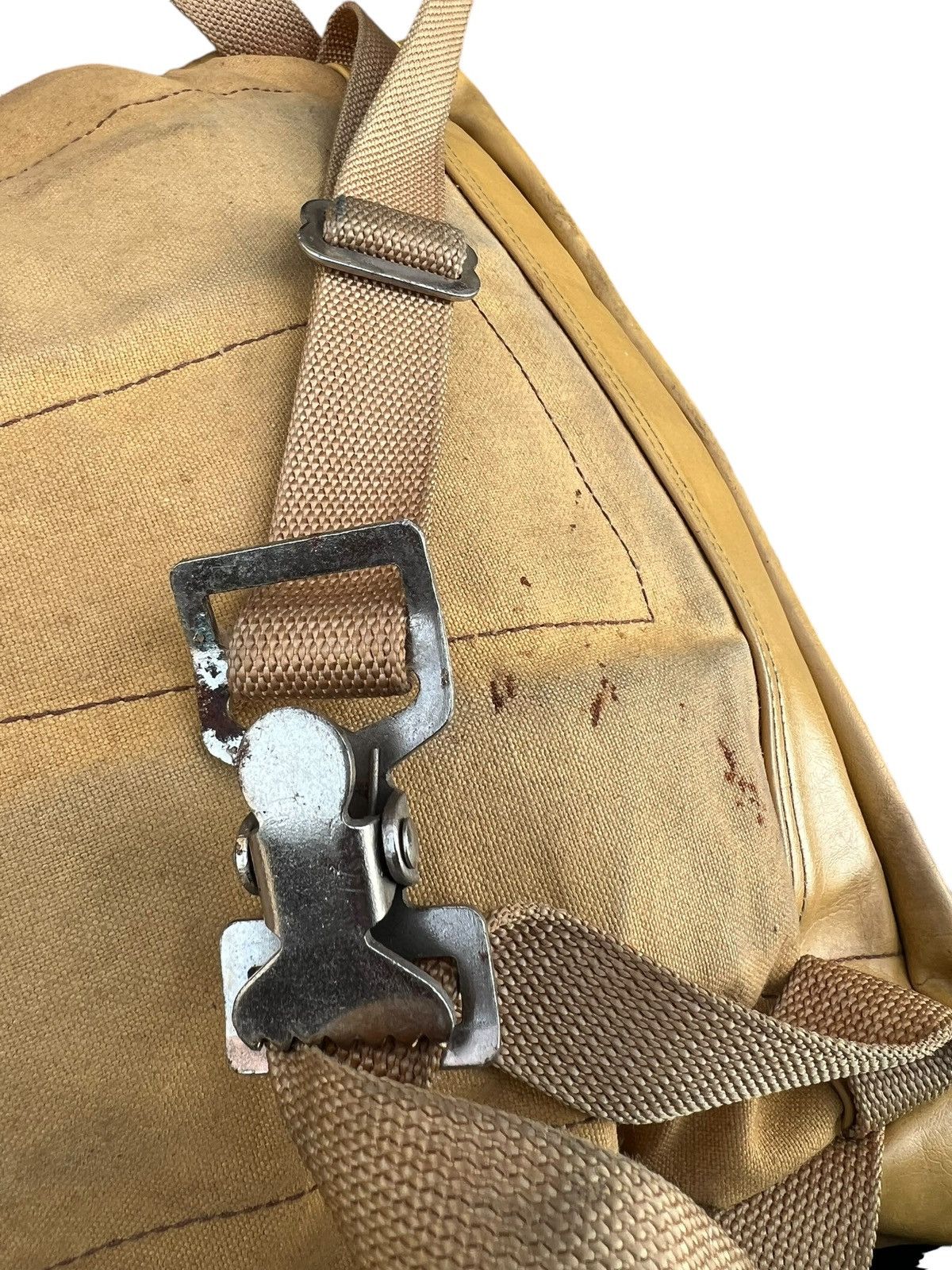 Vintage Vintage 80s WALK ABOUT Faded Stains Muddy Backpack Size ONE SIZE - 21 Thumbnail