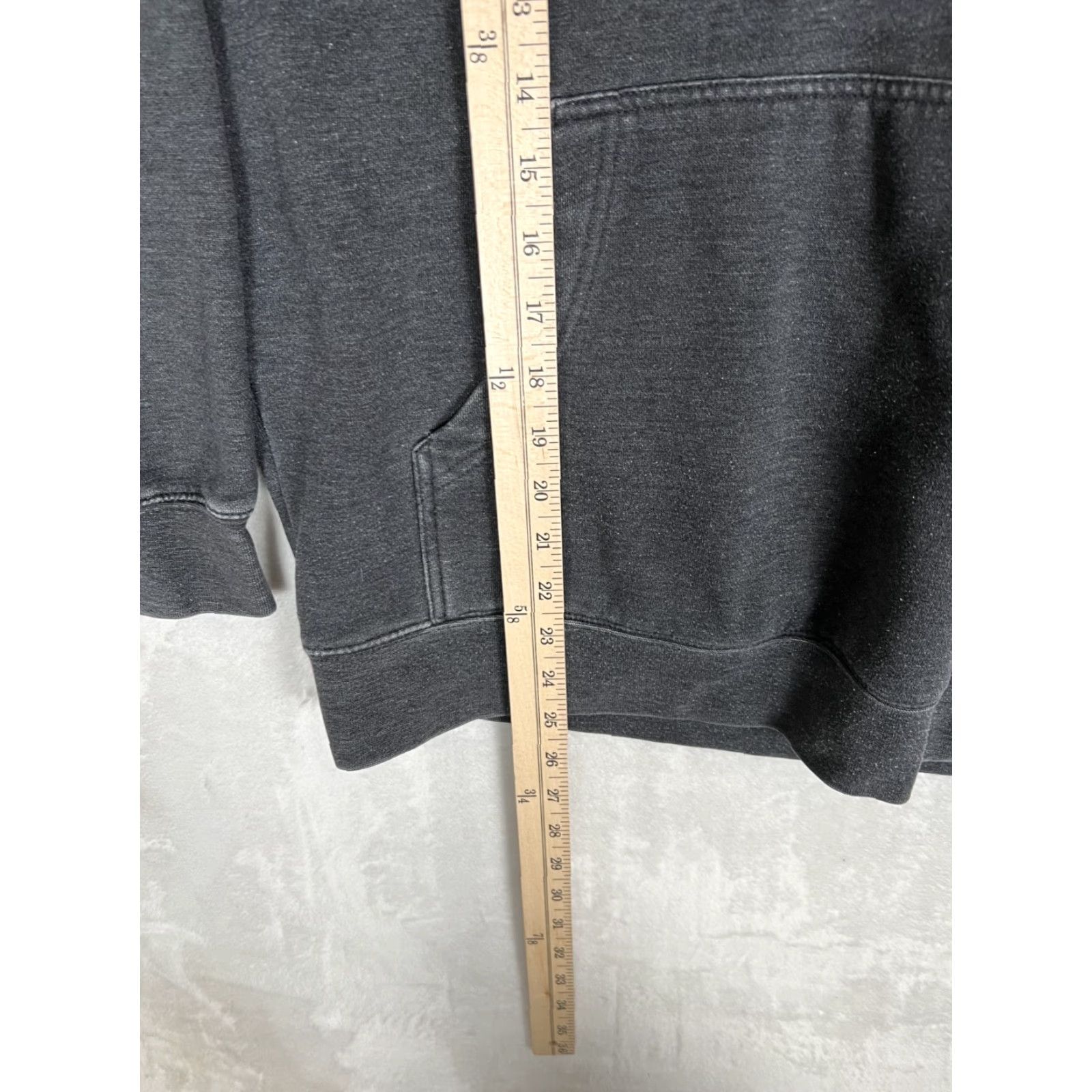 Vintage VINTAGE Santa Cruz Sweatshirt Mens M Gray OG Logo Y2K Double Sided Pullover Crew Neck Long Sleeve Graphic Print Size US M / EU 48-50 / 2 - 7 Thumbnail
