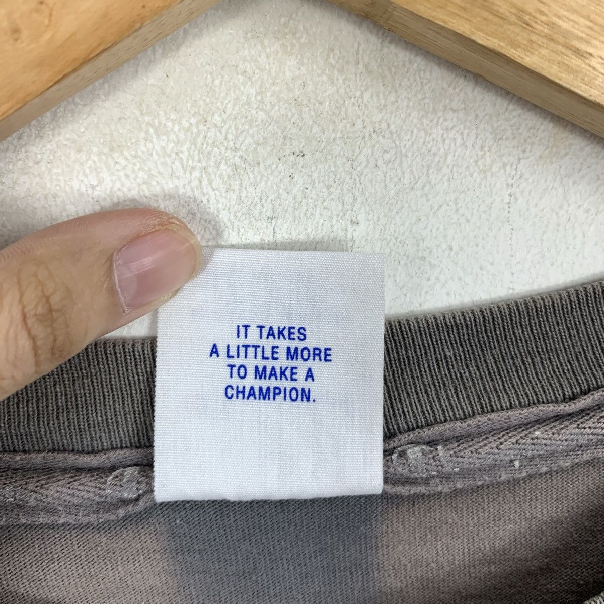 Champion Vintage Y2K CHAMPION USA Natural Sun Faded Script Tee Shirt Size US L / EU 52-54 / 3 - 9 Thumbnail