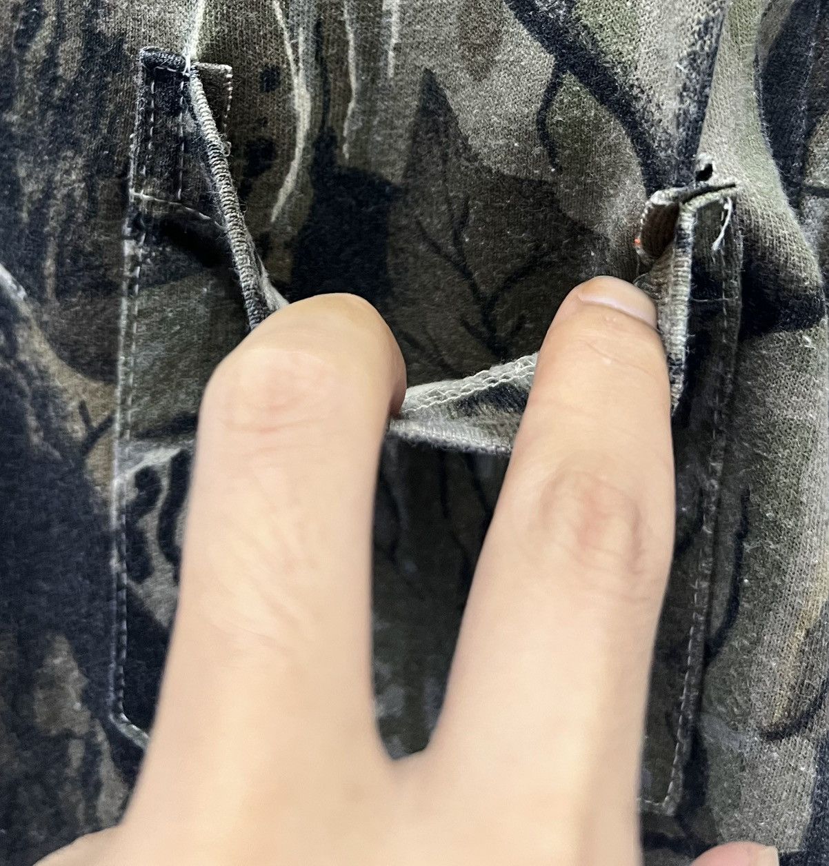Vintage VINTAGE TALL TIMBER OUTDOORS CAMOUFLAGE OAK LEAF TEE SHIRT Size US XL / EU 56 / 4 - 4 Thumbnail
