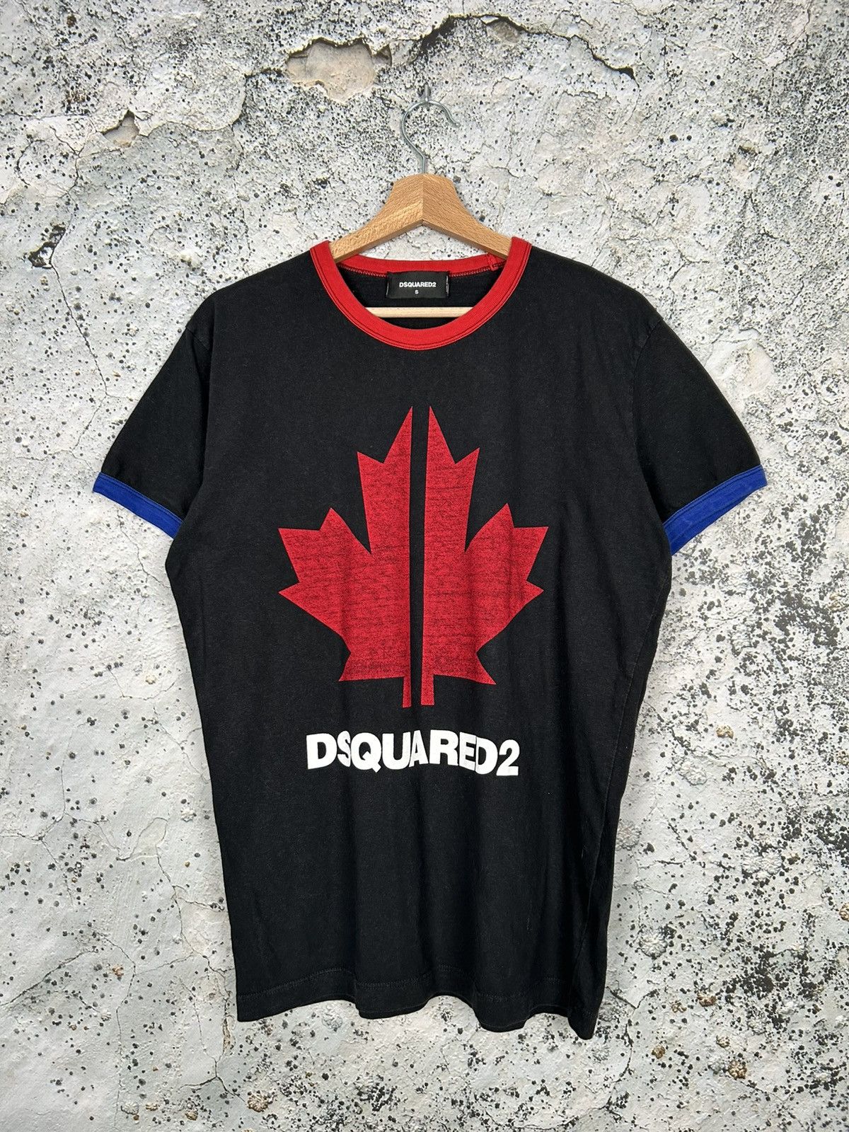 Dsquared2 Vintage Dsquared2 Maple Leaf Graphic Tee Y2K 00s Avant Garde Size US S / EU 44-46 / 1 - 1 Thumbnail
