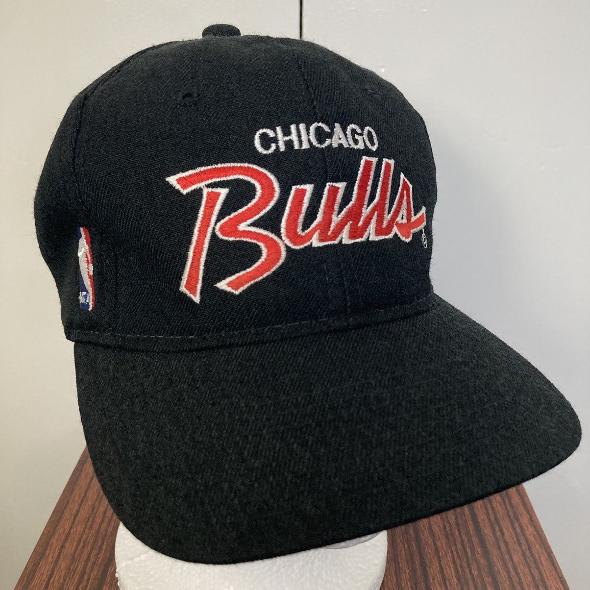NBA CHICAGO BULLS SPORTS SPECIALTIES SCRIPT SNAPBACK HAT CAP 90S Size ONE SIZE - 10 Thumbnail