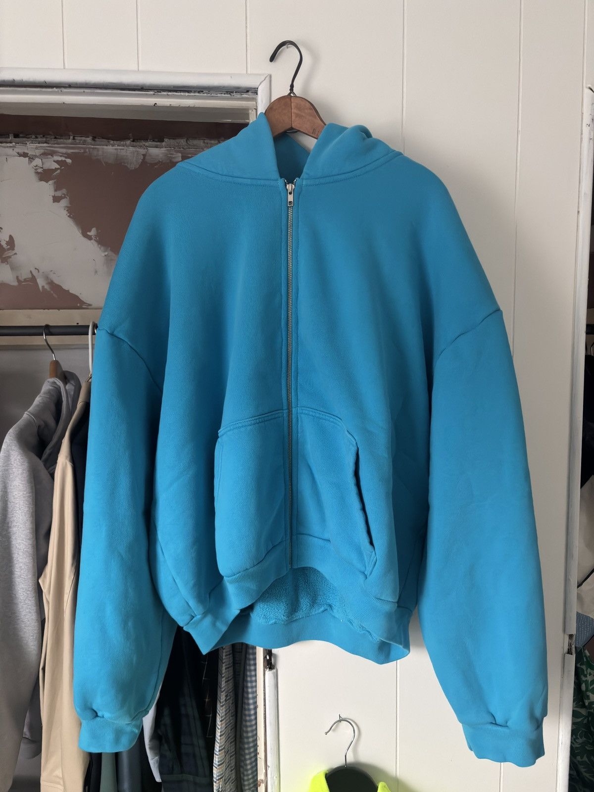 SKYLRK SKYLRK JUSTIN BIEBER “STANDING ON BUISNESS” HOODIE BLUE XL