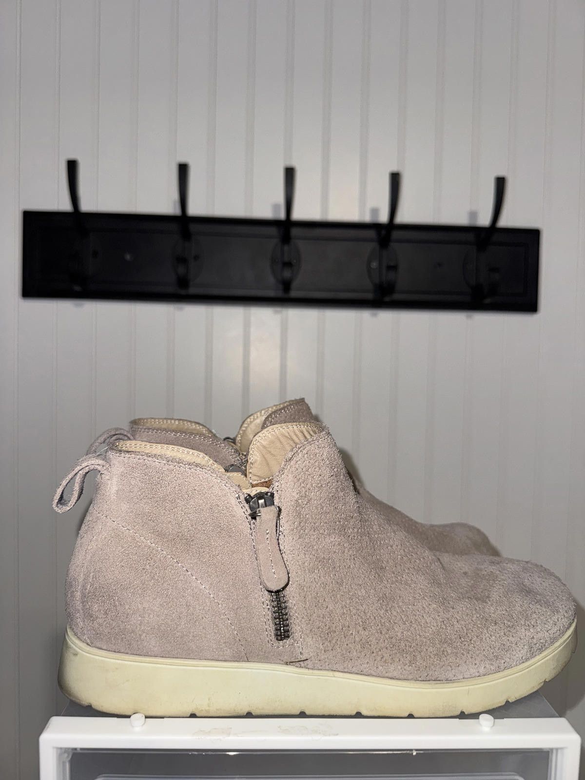 White Mountaineering White Mountain Beaumont Women's 9.5 Suede Ankle Booties Size US 9.5 / IT 39.5 - 2 Thumbnail
