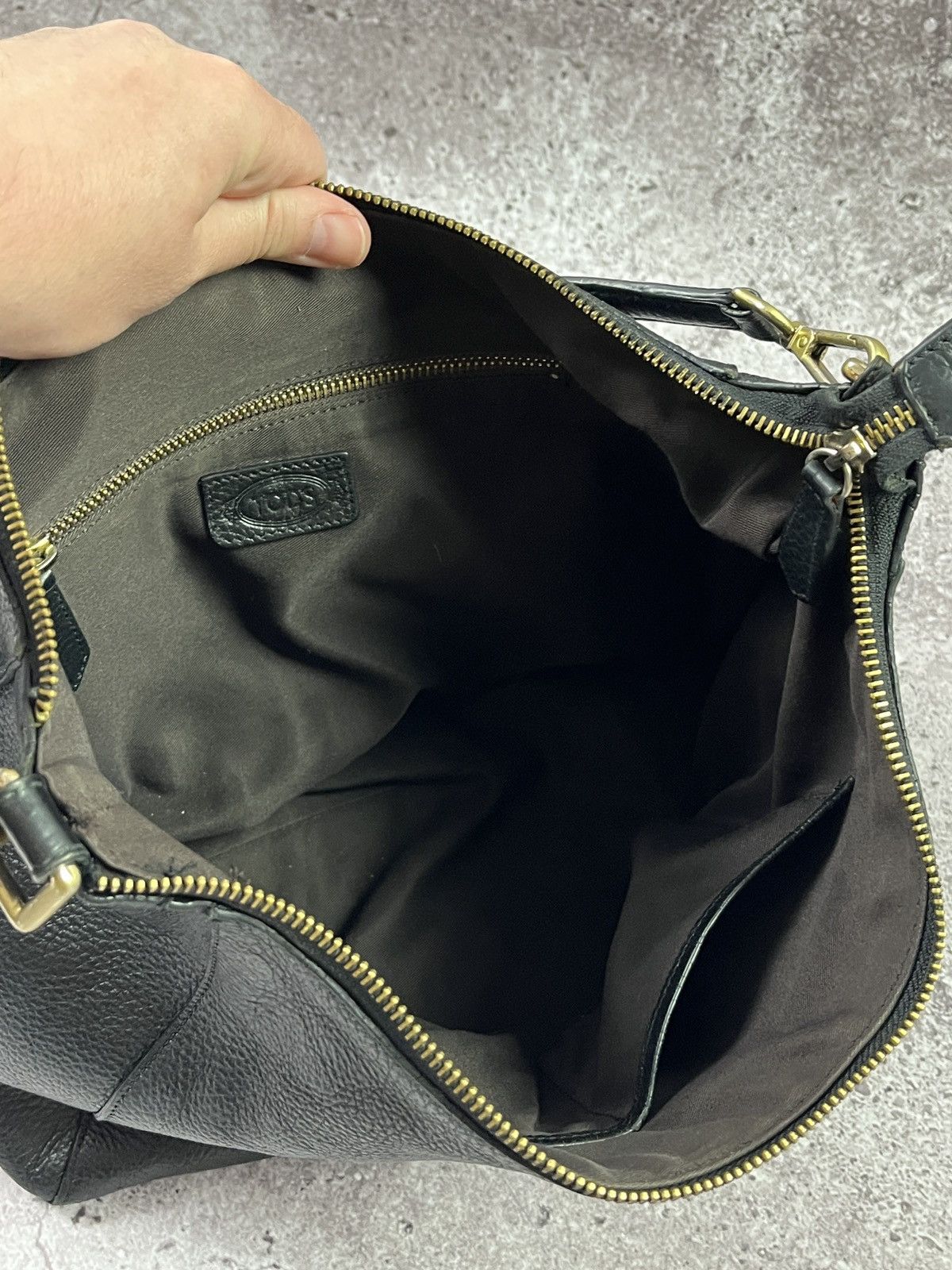 Tod's Black Pebbled Leather Shoulder Bag Hobo Purse Italy 🇮🇹 Size ONE SIZE - 7 Thumbnail