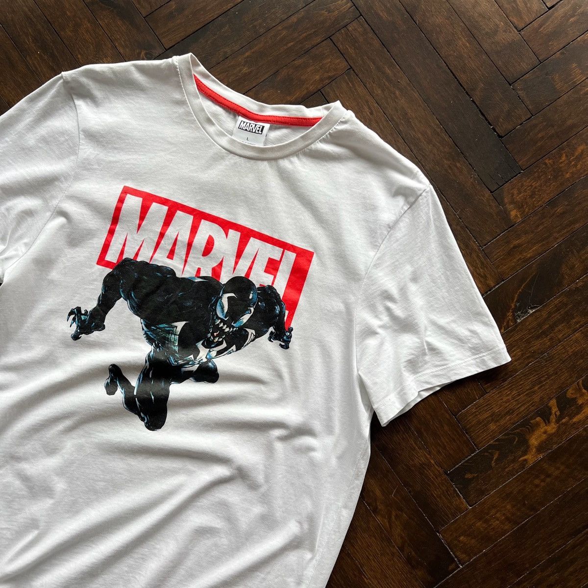 Designer × Marvel Comics Marvel Venom Mens White Short Sleeve T-Shirt Crew Neck Size US M / EU 48-50 / 2 - 2 Thumbnail