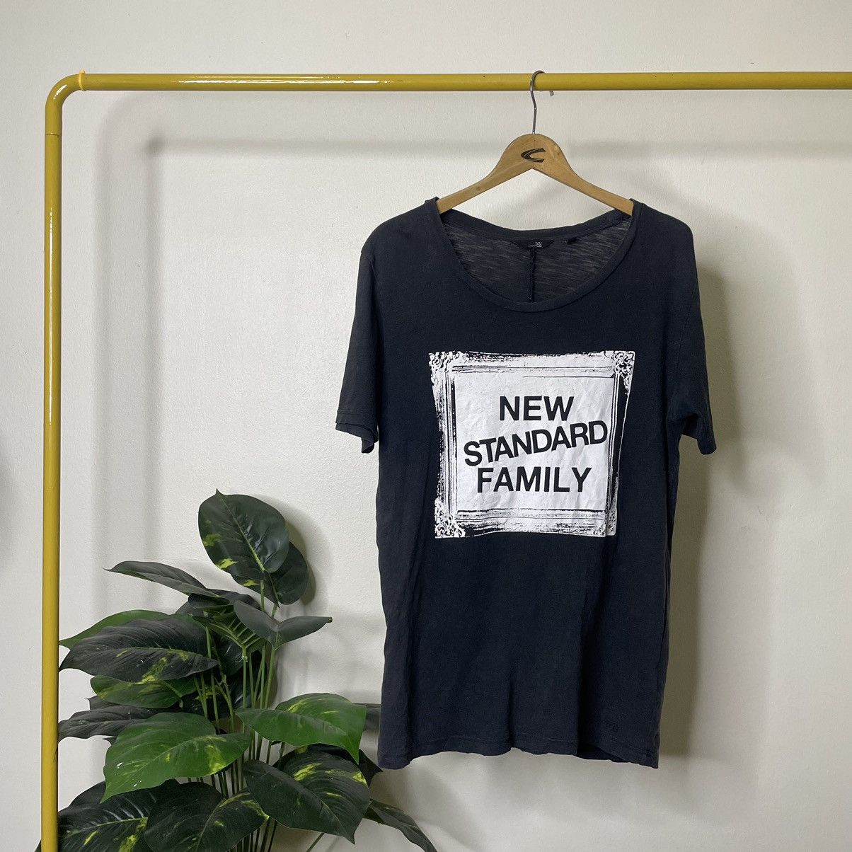 Japanese Brand × Jun Takahashi × Undercover Uniqlo x Undercover Jun Takahashi New Standard Family Tee Size US L / EU 52-54 / 3 - 1 Thumbnail
