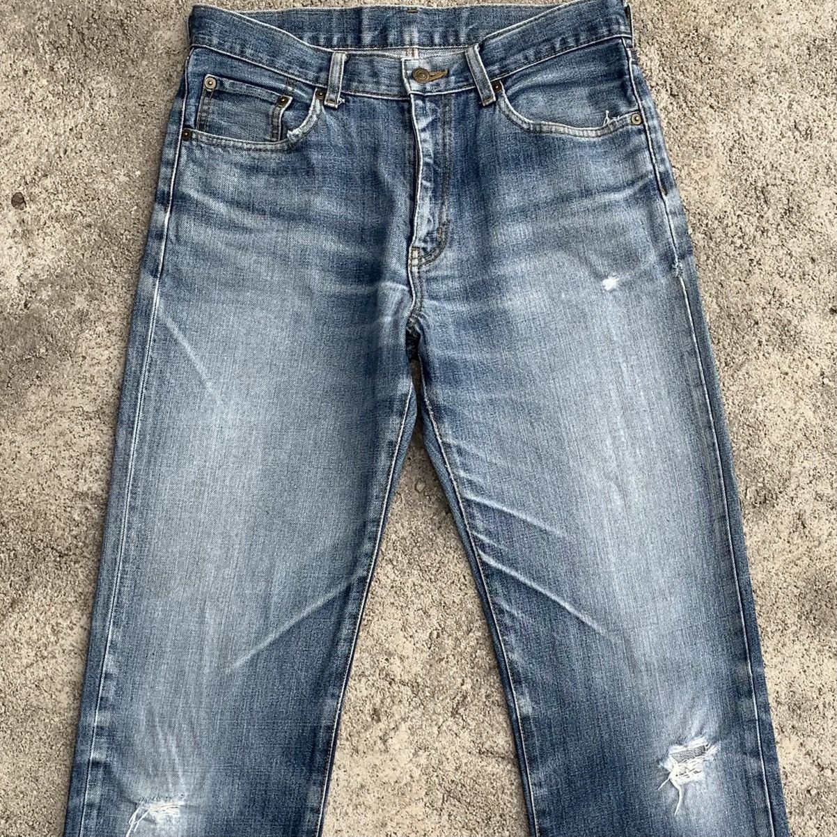 Undercover × Uniqlo Vintage Y2K Faded Lightwash Distressed Jeans W31x32 Size US 31 - 3 Thumbnail
