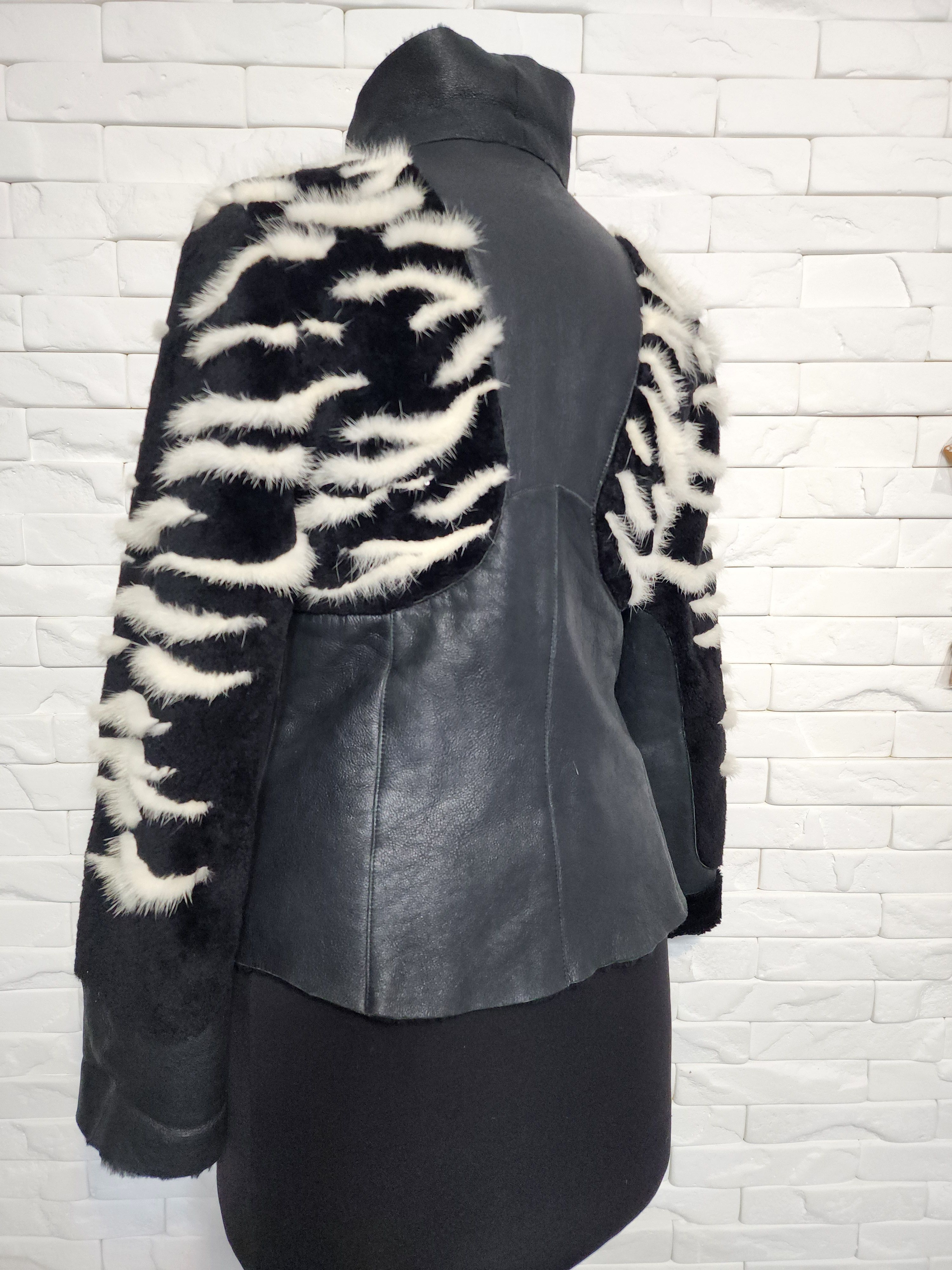Furla Black Sheepskin Coat: Women's Genuine Fur.Mink fur. Size M / US 6-8 / IT 42-44 - 6 Thumbnail