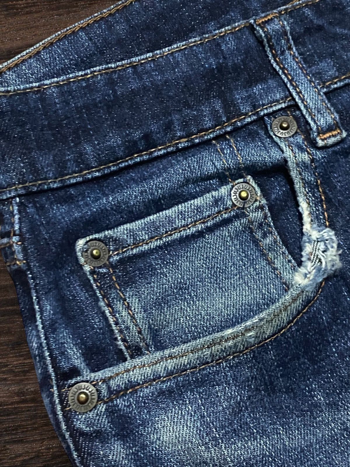 Jun Takahashi Vintage Japanese Brand Uniqlo Fade Wash Distressed Slim Jean Size US 30 / EU 46 - 10 Thumbnail