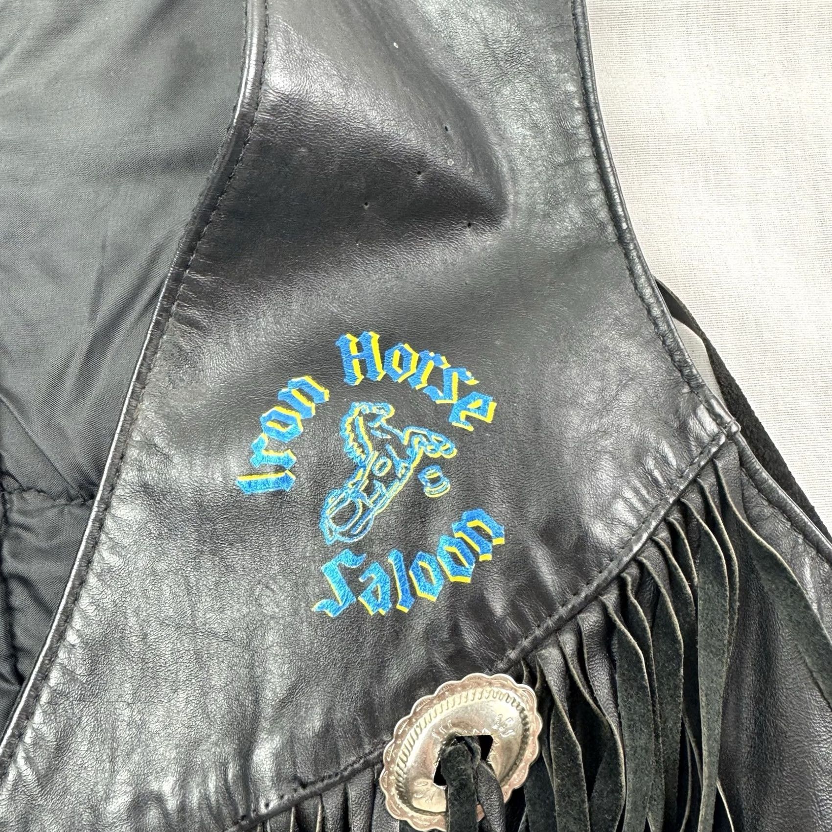 Harley Davidson VINTAGE Leather Biker Vest Womens M Black Harley Davidson 90s Patches Travel Casual Men? Womens Size M / US 6-8 / IT 42-44 - 3 Thumbnail