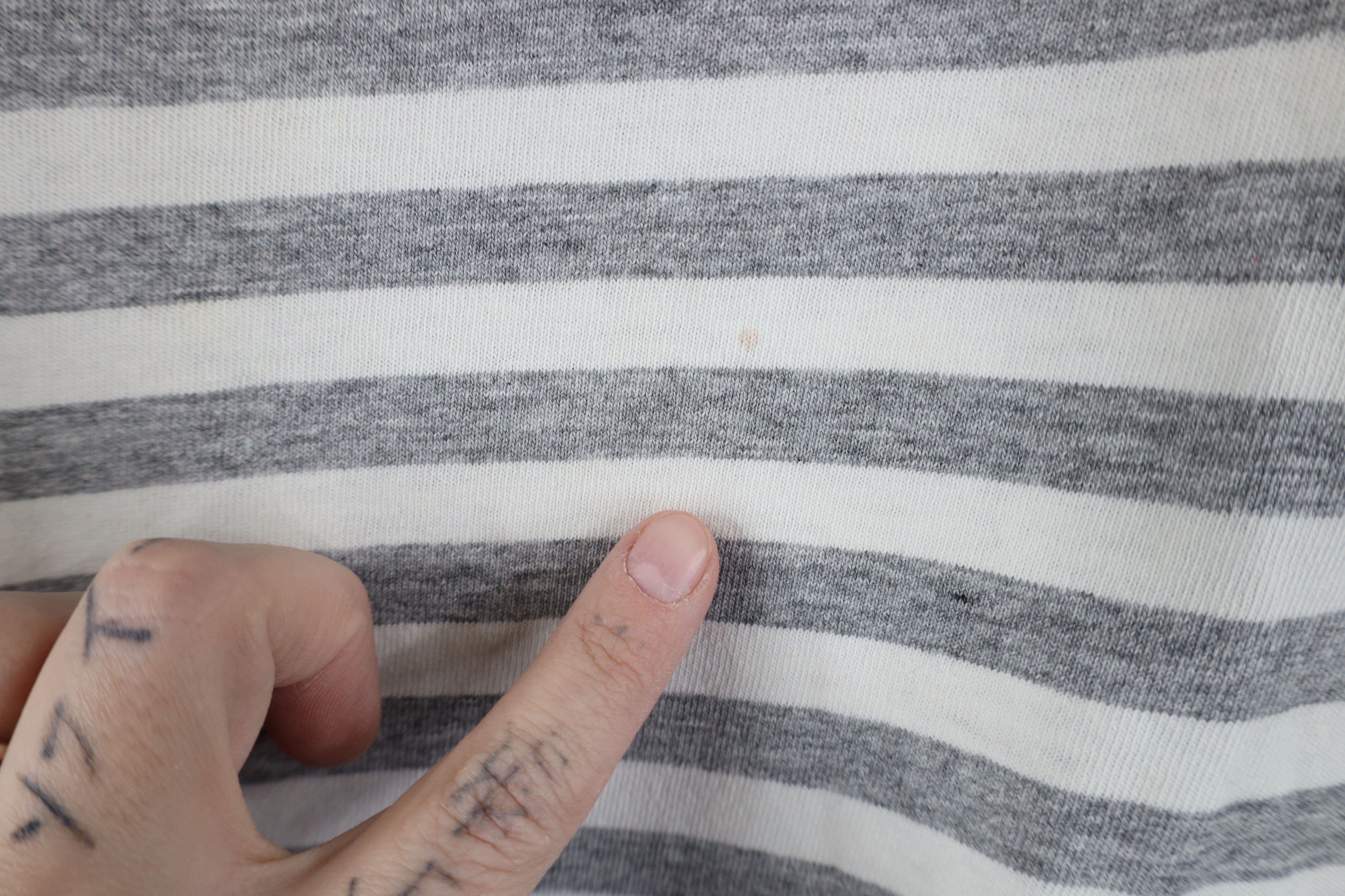 Vintage Vintage 90s Streetwear Fit Geometric Striped T-Shirt USA Size US M / EU 48-50 / 2 - 6 Thumbnail