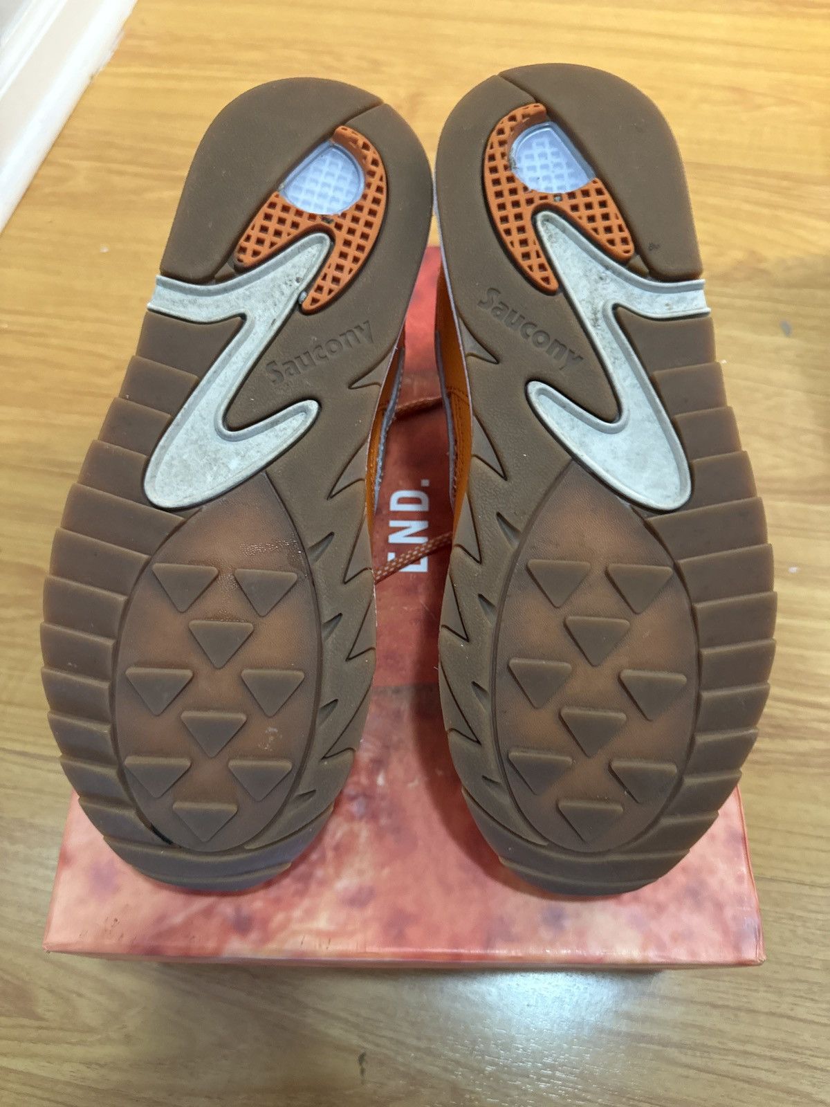 Saucony End. x Saucony Grid 8500 ‘Lobster’ Size US 9.5 / EU 42-43 - 5 Thumbnail
