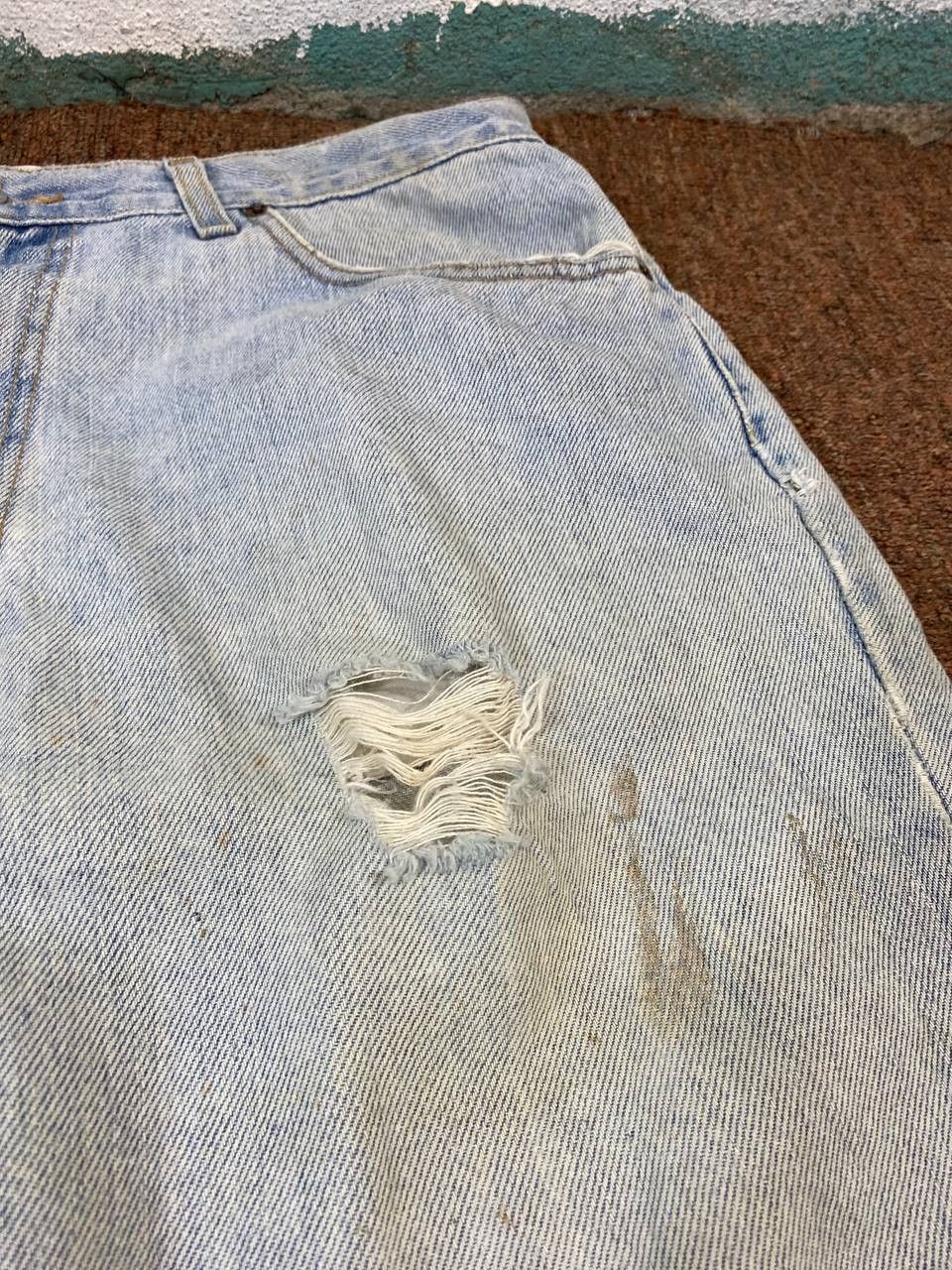 Levi's vintage levis 550 relaxed fit distressed denim Size US 36 / EU 52 - 10 Thumbnail