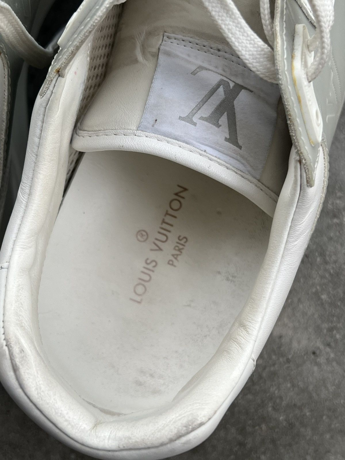 Designer × Louis Vuitton Louis Vuitton Run Away Sneaker Hype Designer rare 8LV Size US 9.5 / EU 42-43 - 9 Thumbnail