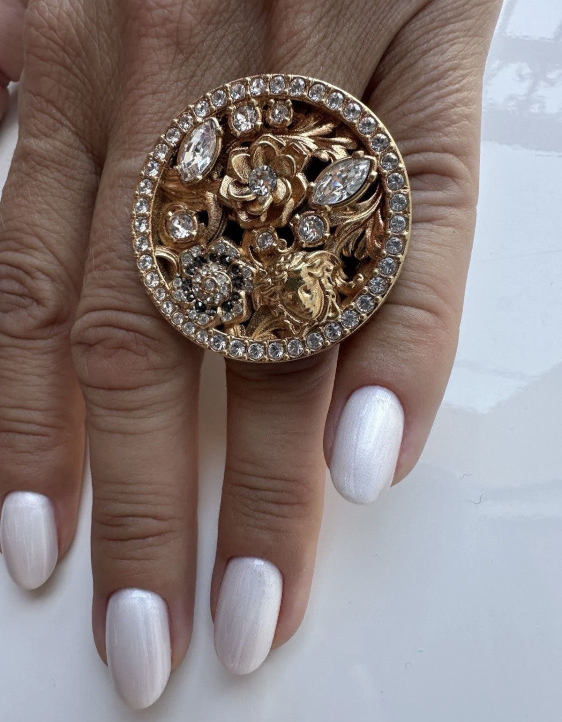Versace Versace Ring Crystals Flowers Gold Medusa! Size ONE SIZE - 7 Thumbnail