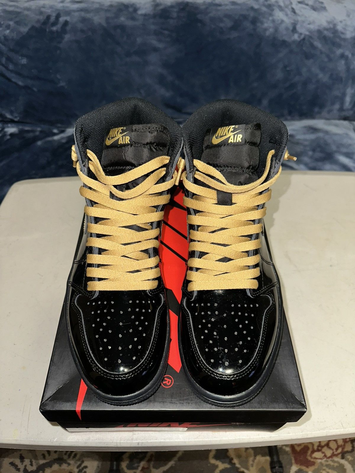 Jordan Brand Jordan 1 Retro High “black metallic gold” Size US 10 / EU 43 - 4 Thumbnail