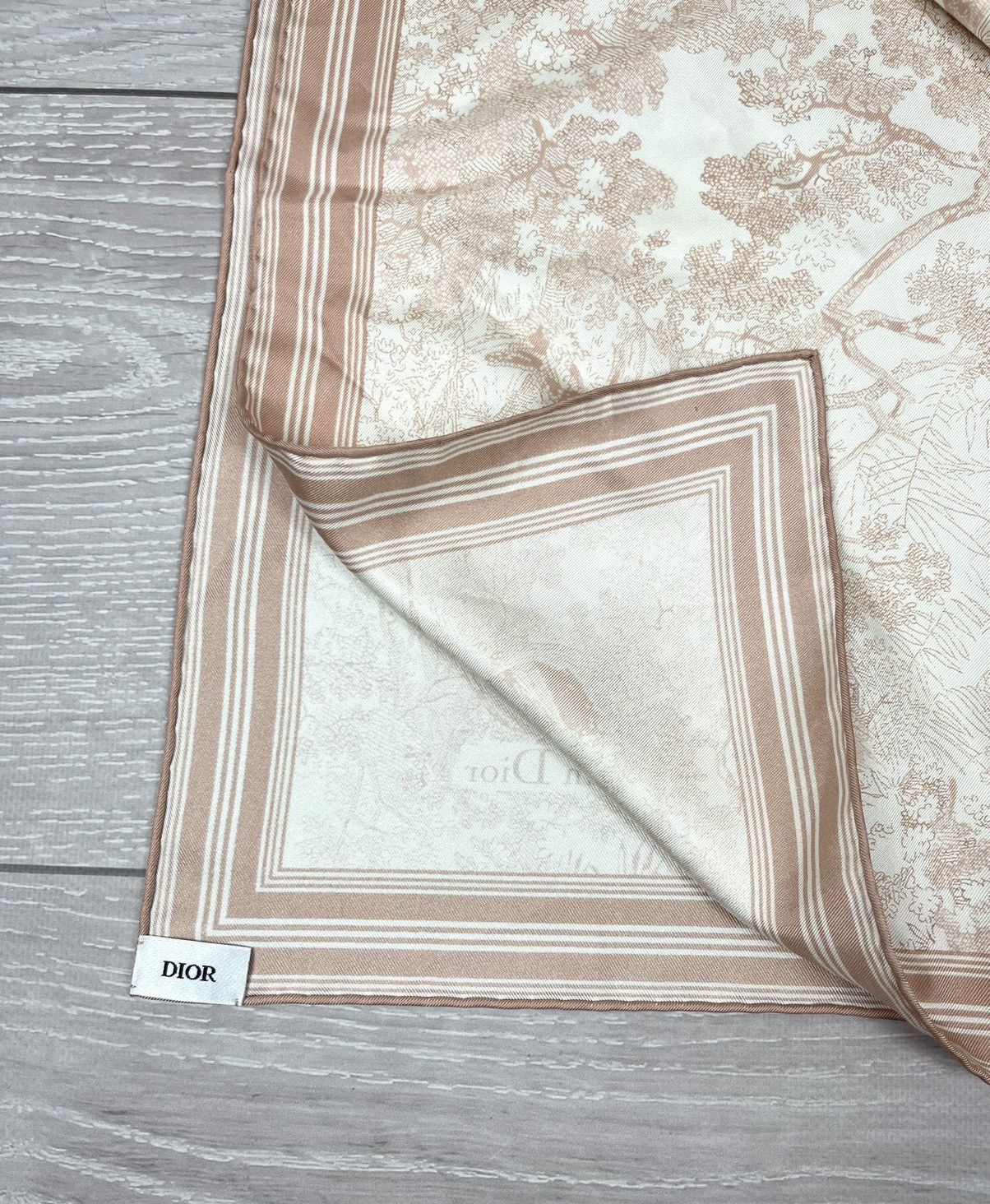 Dior Christian Dior 100% Silk Animal Print Womens Scarf Size ONE SIZE - 6 Thumbnail