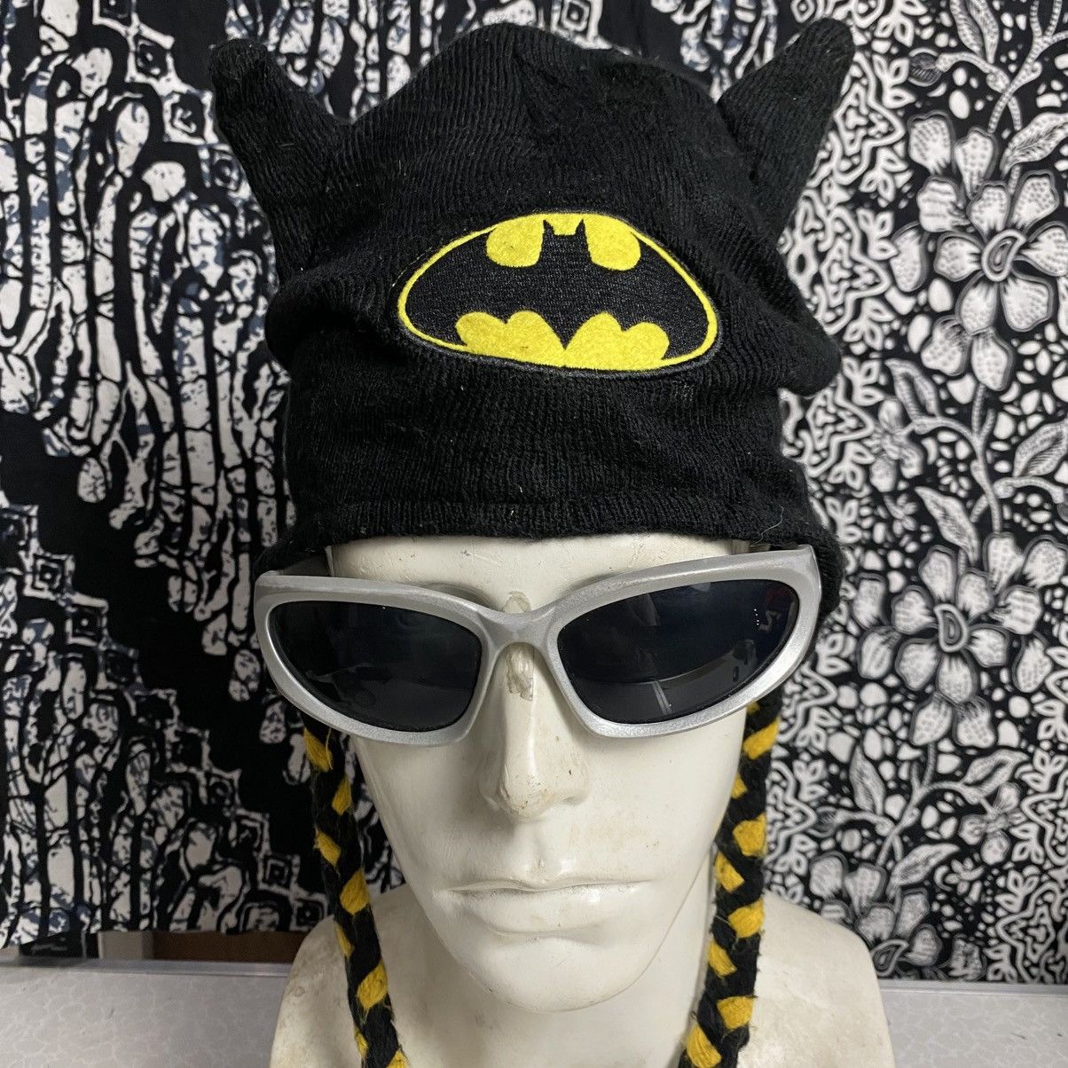 DC Comics × Vintage 2000s y2k devil horn batman dc comics earflap knitted hats Size ONE SIZE - 4 Thumbnail