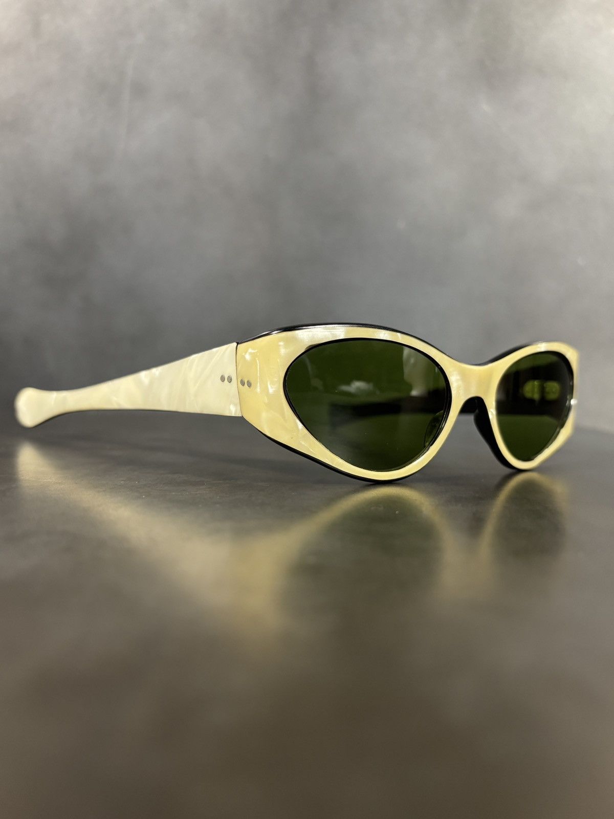 Vintage True Vintage Sunglasses 1950s Cat Eye Made in Italy 1940s Size ONE SIZE - 2 Thumbnail