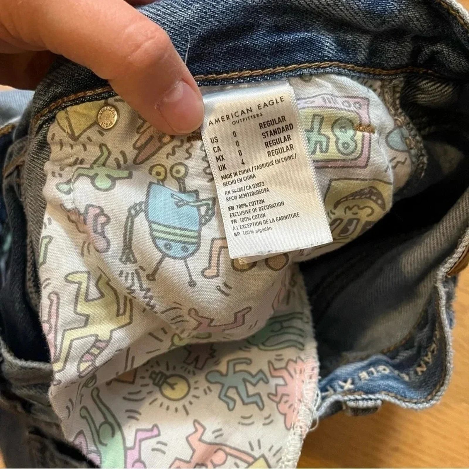 American Eagle Outfitters American Eagle X Keith Haring RARE Distressed Ripped Jeans Size 25" / US 0 / IT 36 - 4 Thumbnail