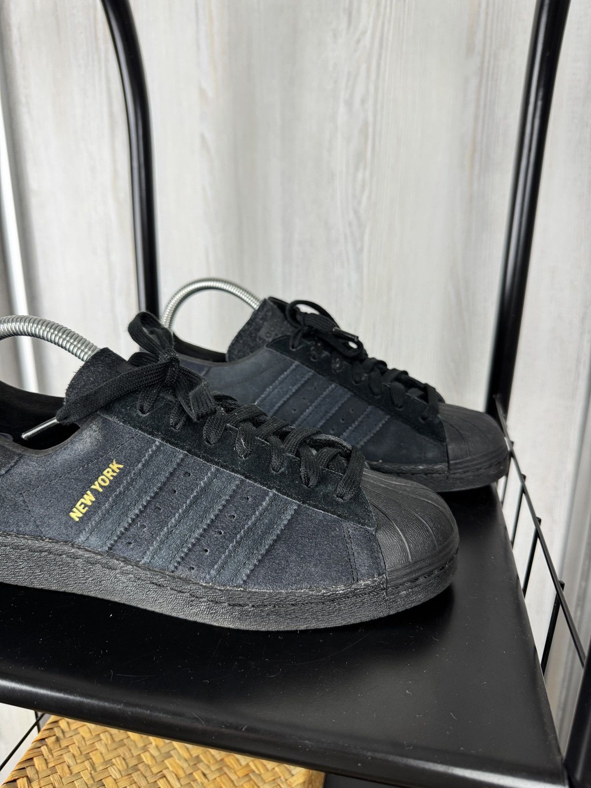 Adidas Adidas Superstar 80's City Series New York Edition B32737 Size US 7 / EU 40 - 3 Thumbnail