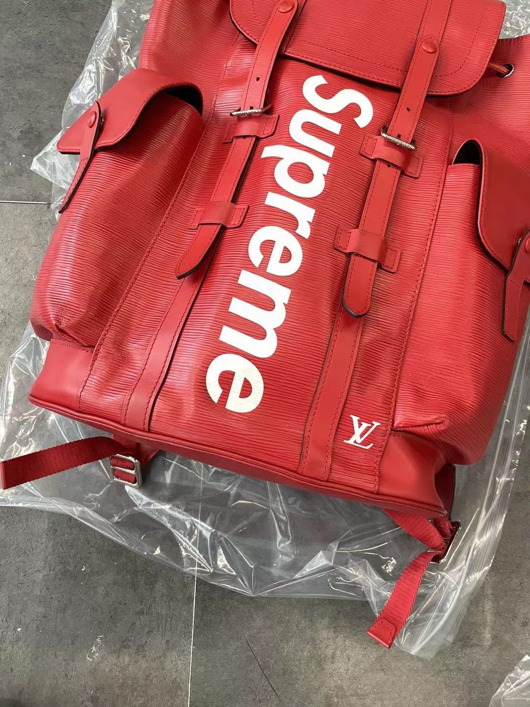Louis Vuitton × Supreme Supreme lv Louis Vuitton Christopher backpack Size ONE SIZE - 4 Thumbnail