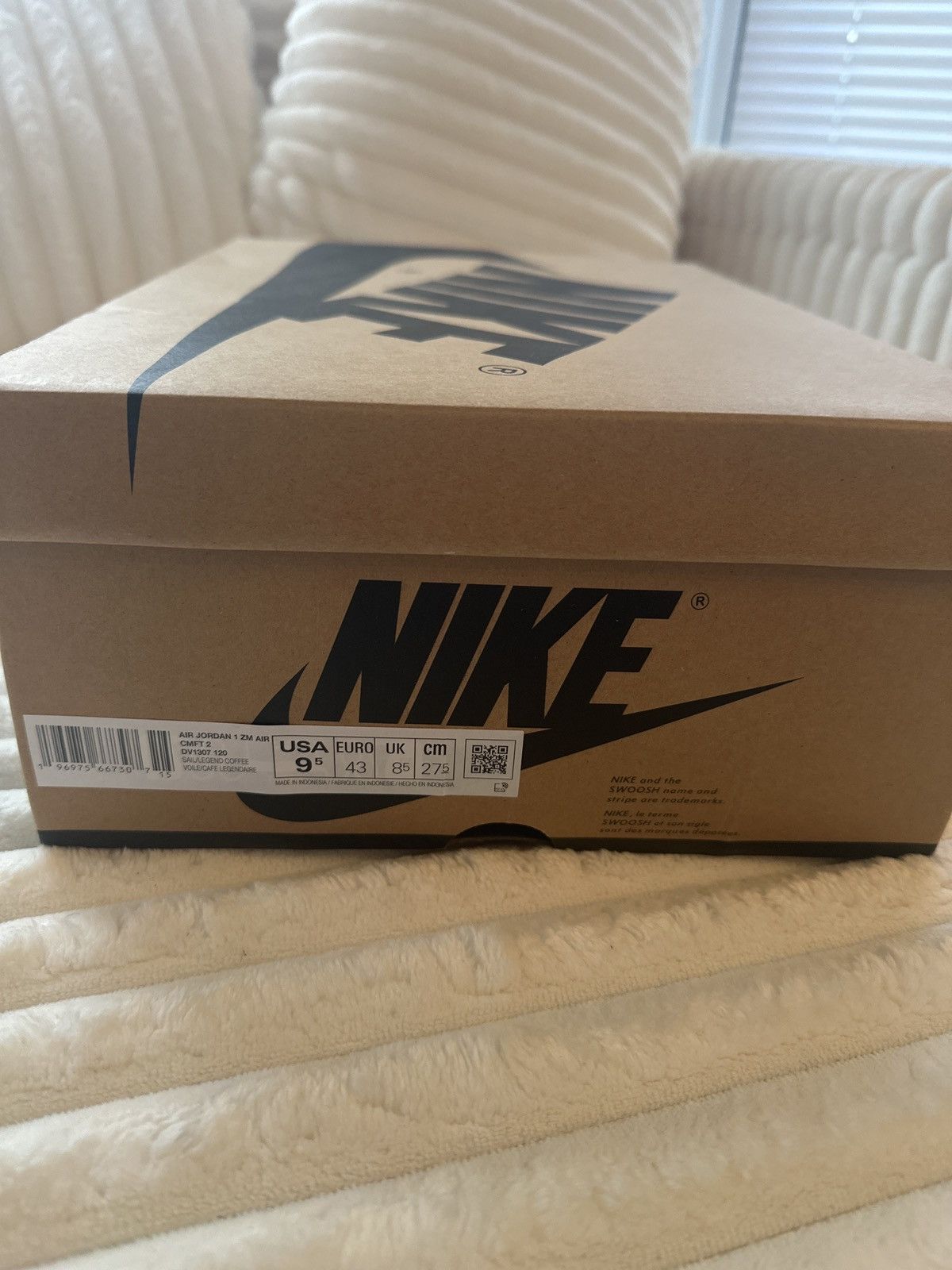 Jordan Brand × Nike Air Jordan 1 ZM Air CMFT 2 Size US 9.5 / EU 42-43 - 3 Thumbnail