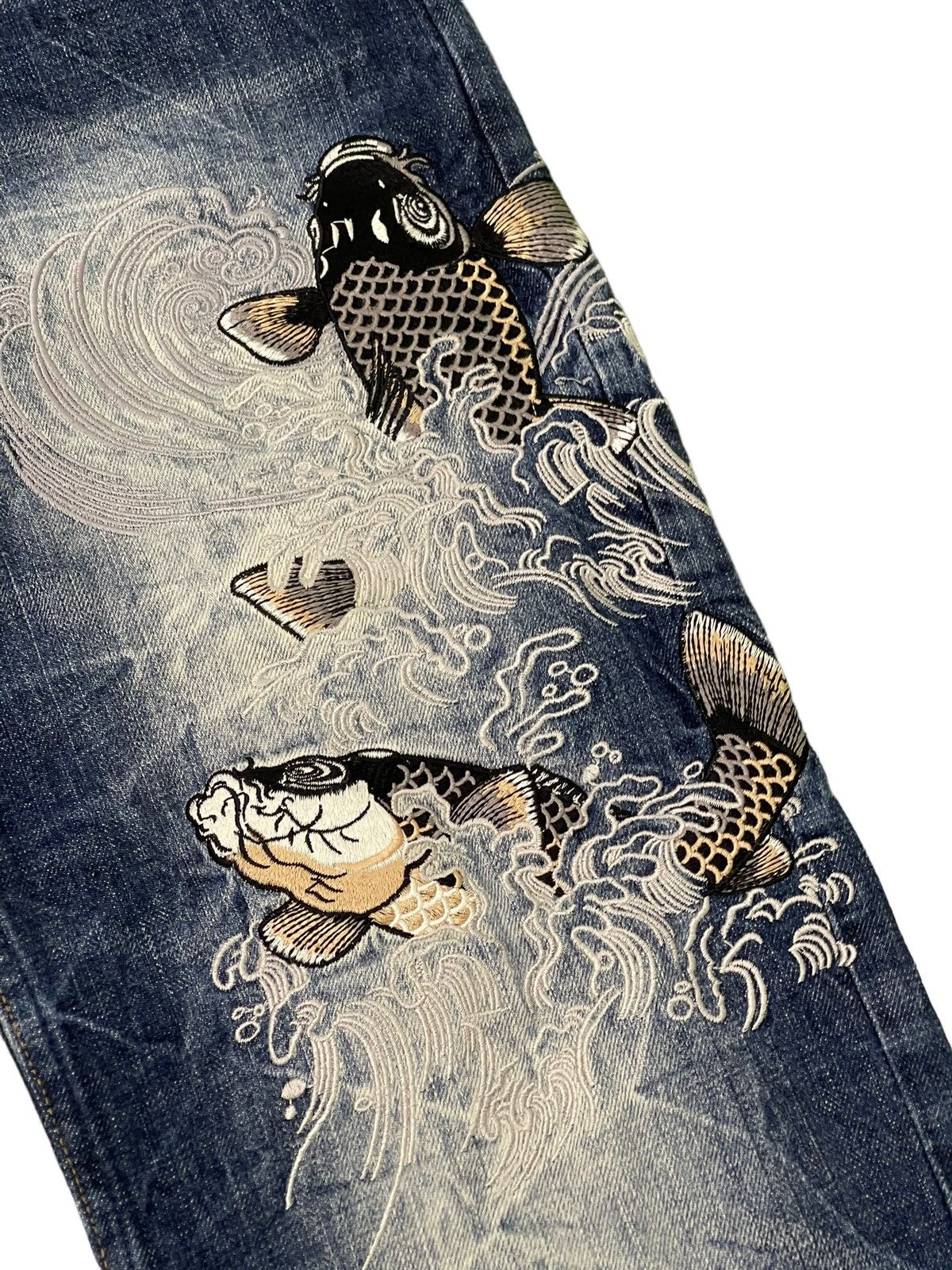 Japanese Brand Embroidery Jeans Kara Kuri Tamashi Koi Fish Regular Fit 6🟦6 Size US 31 - 7 Thumbnail