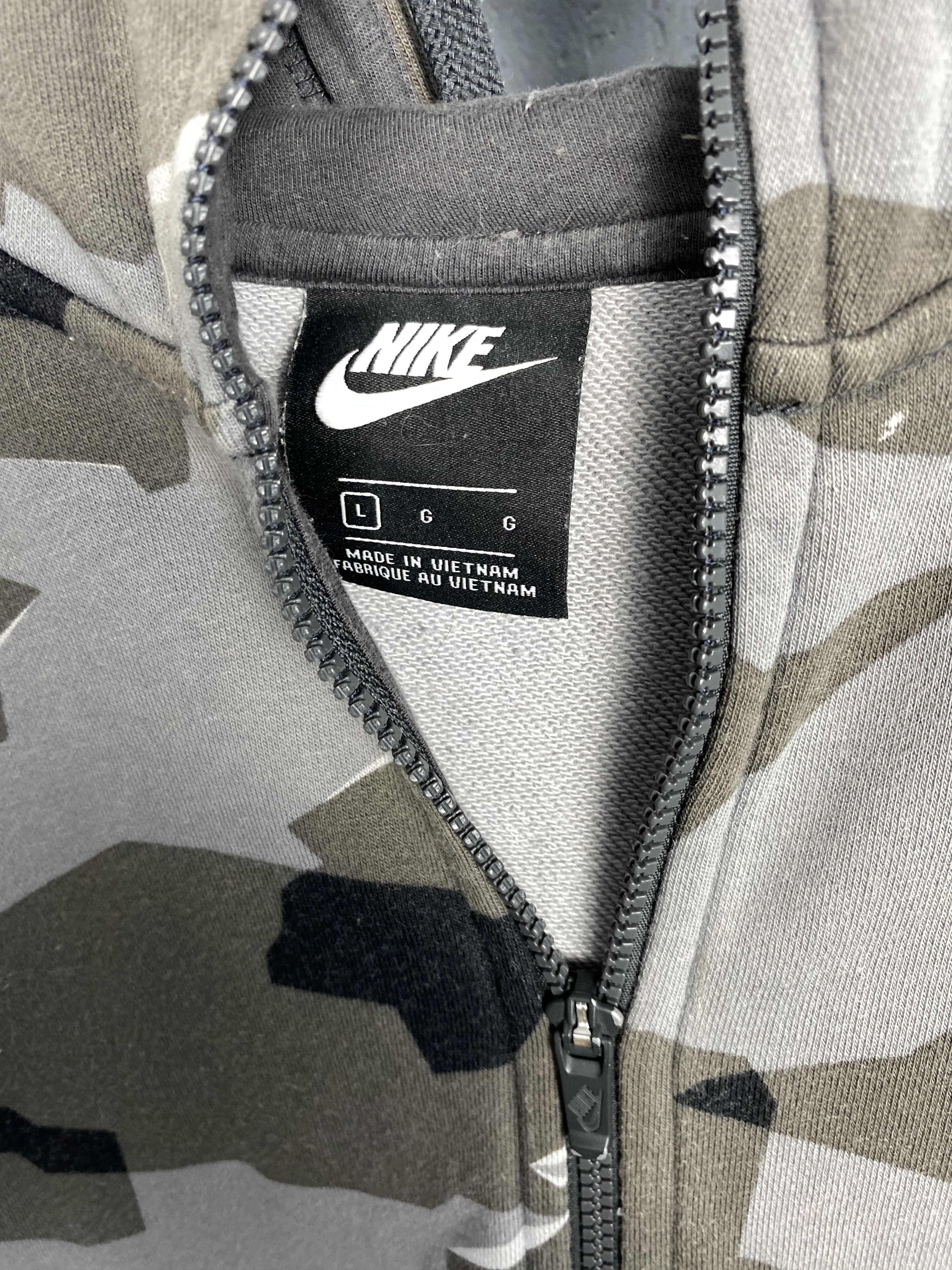 Nike Nike Vintage Mens Camo Zip Hoodie Y2K Size US L / EU 52-54 / 3 - 3 Thumbnail