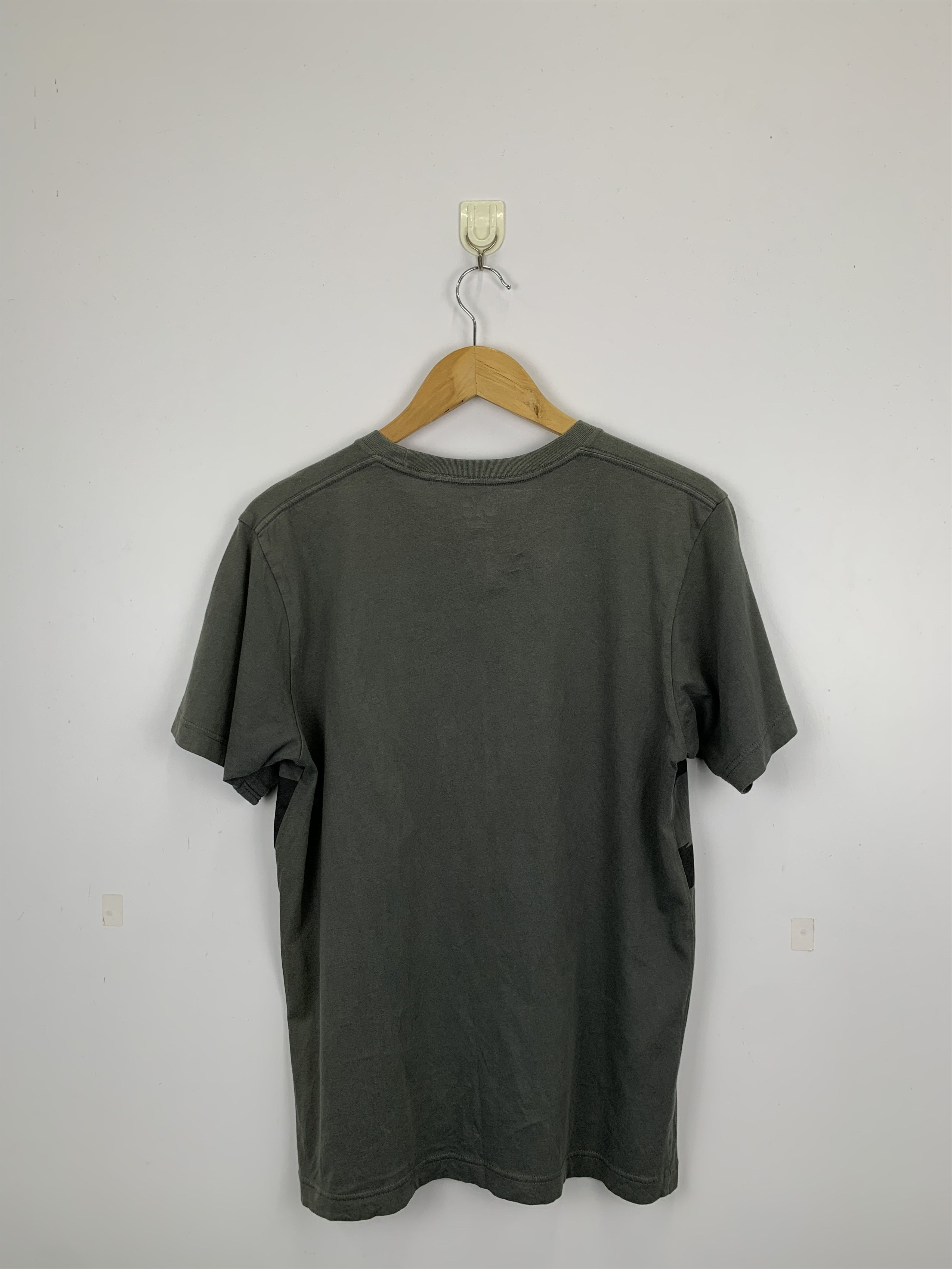 Uniqlo Japanese Brand Uniqlo Dragonball T Shirt TA0118 Size US M / EU 48-50 / 2 - 3 Thumbnail