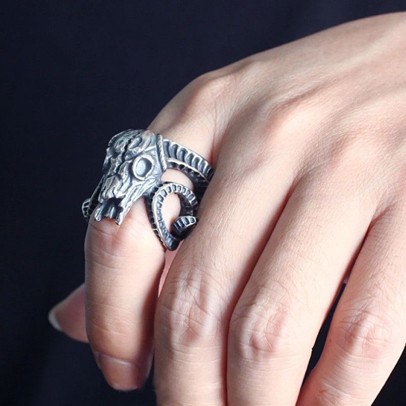 Vintage Heavy Metal Satan Goat Skull Ring Size ONE SIZE - 1 Thumbnail