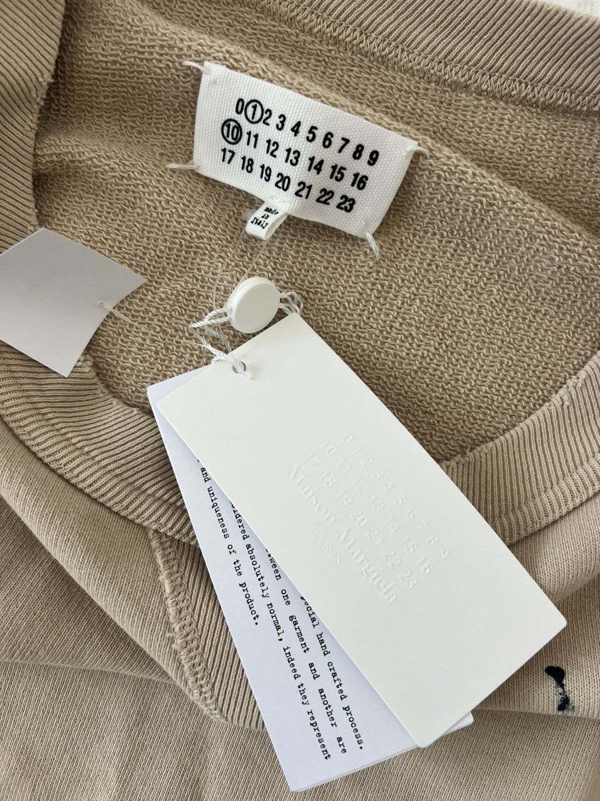 Maison Margiela NEW M Beige Graffiti Paint Logo Sweatshirt Crewneck Size US M / EU 48-50 / 2 - 5 Thumbnail