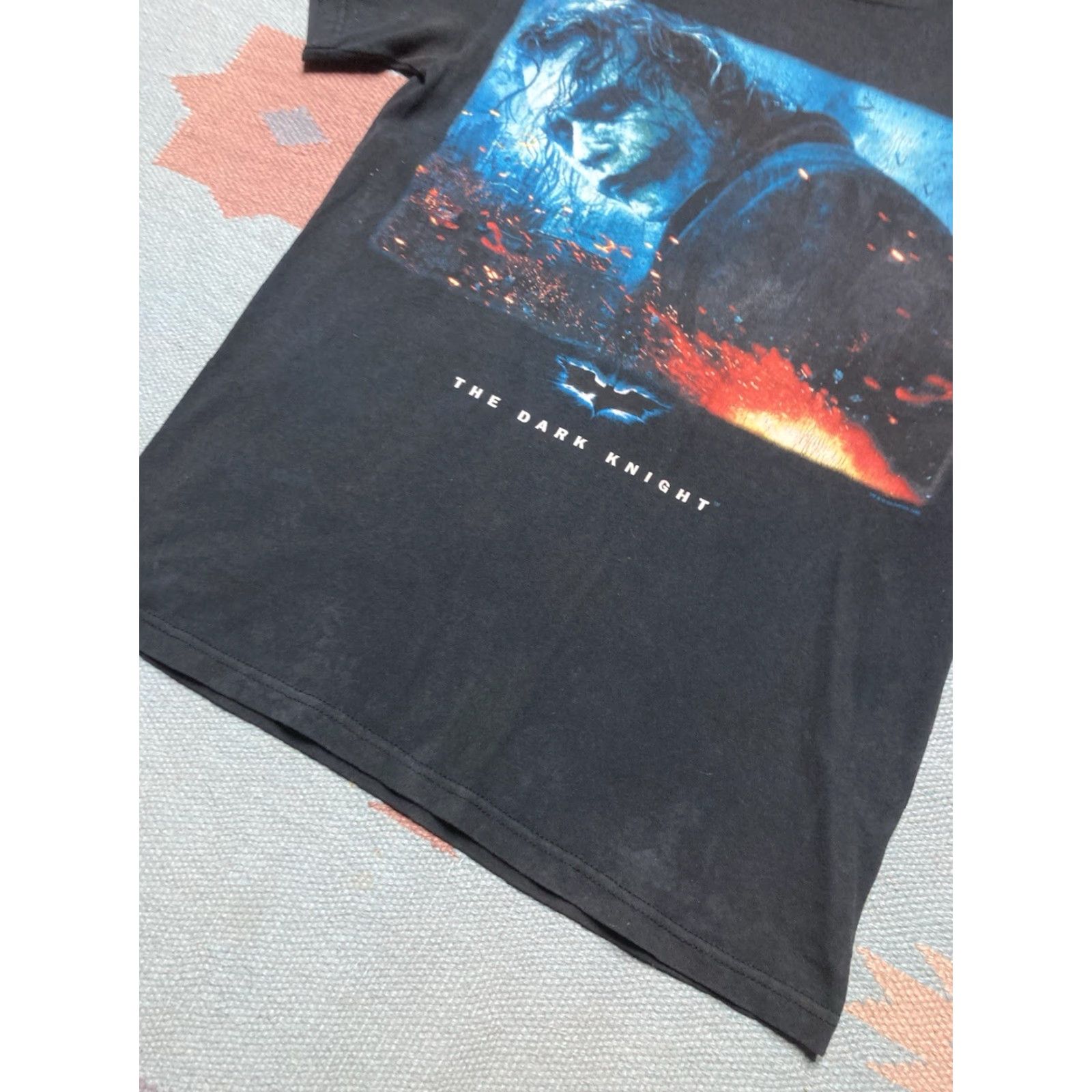 Vintage VINTAGE Batman T-Shirt Dark Knight 2008 Joker Heath Ledger Black Small Mens - Batman, Batman, T-Shirt, Black, 2008, 2000s Size US S / EU 44-46 / 1 - 3 Thumbnail
