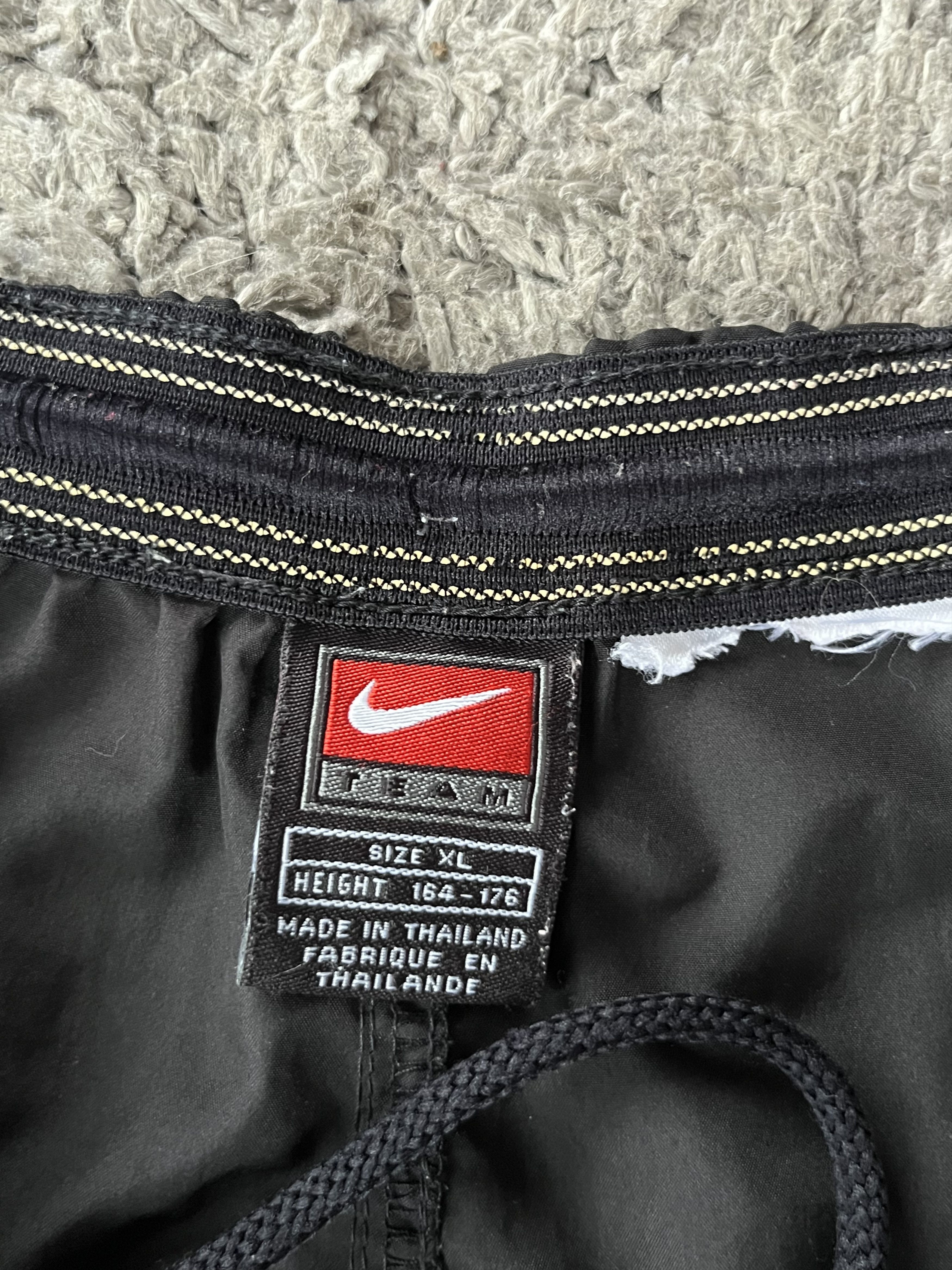 Nike Vintage Nylon Shorts Nike INTER Y2K Style Streetwear Size US 32 / EU 48 - 6 Thumbnail