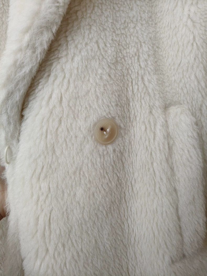 Max Mara Max Mara Teddy White Mid-Length Size XS / US 0-2 / IT 36-38 - 4 Thumbnail