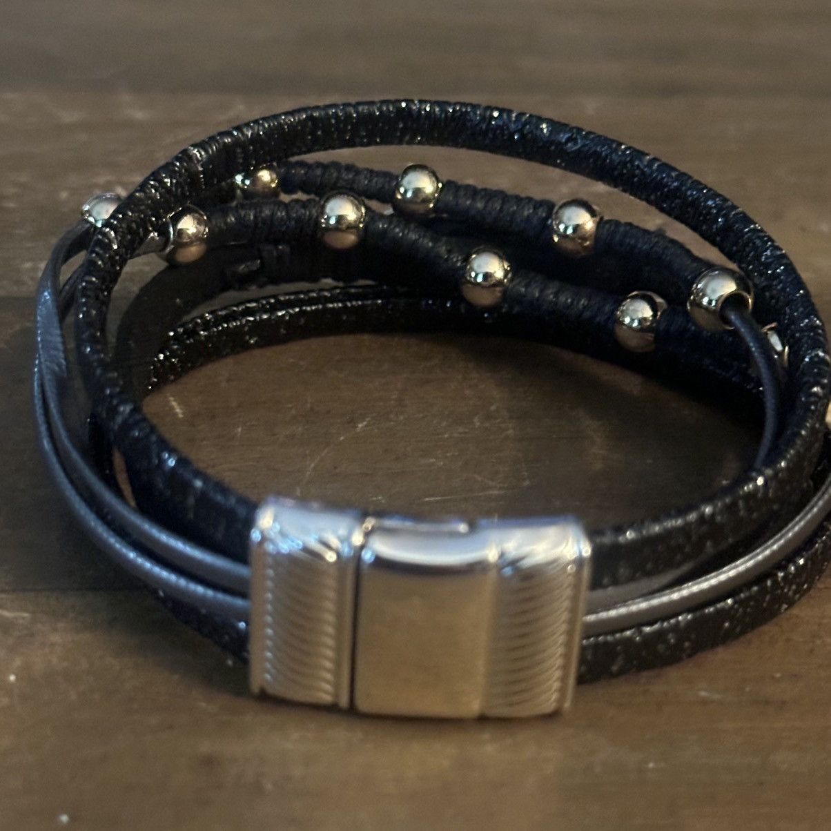 Other Black multi strand leather magnetic wrap bracelet Size ONE SIZE - 6 Thumbnail