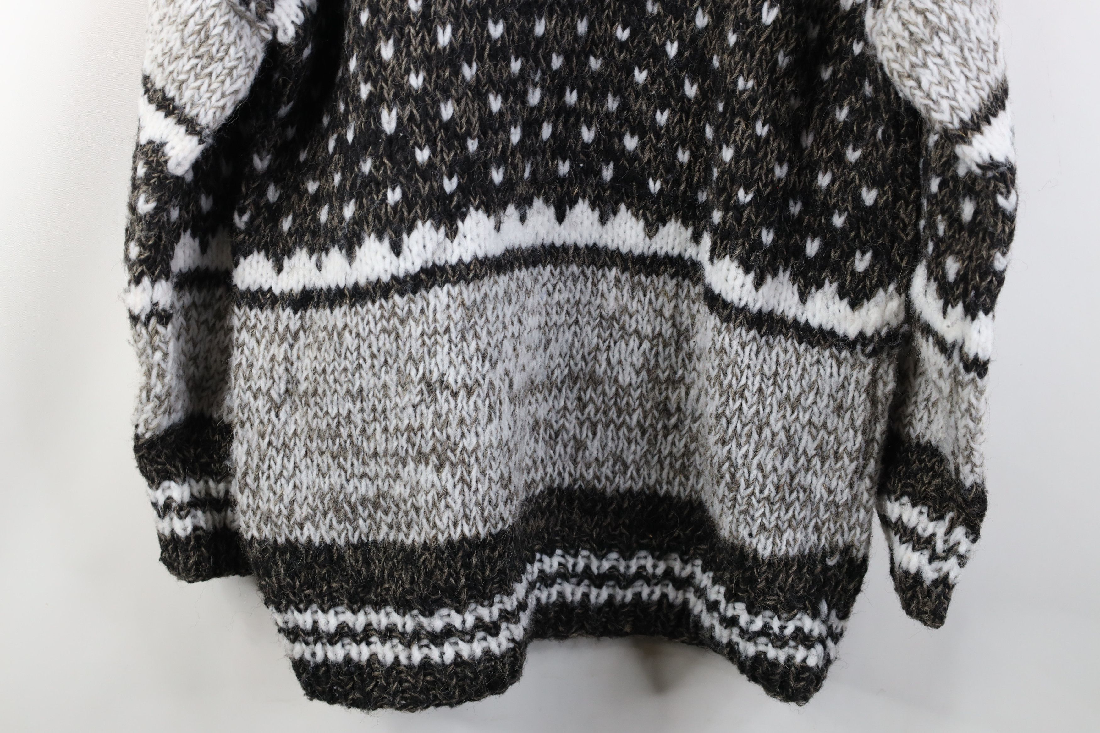 Vintage Vintage 70s Streetwear Hand Crochet Fair Isle Shawl Sweater Size US M / EU 48-50 / 2 - 11 Thumbnail