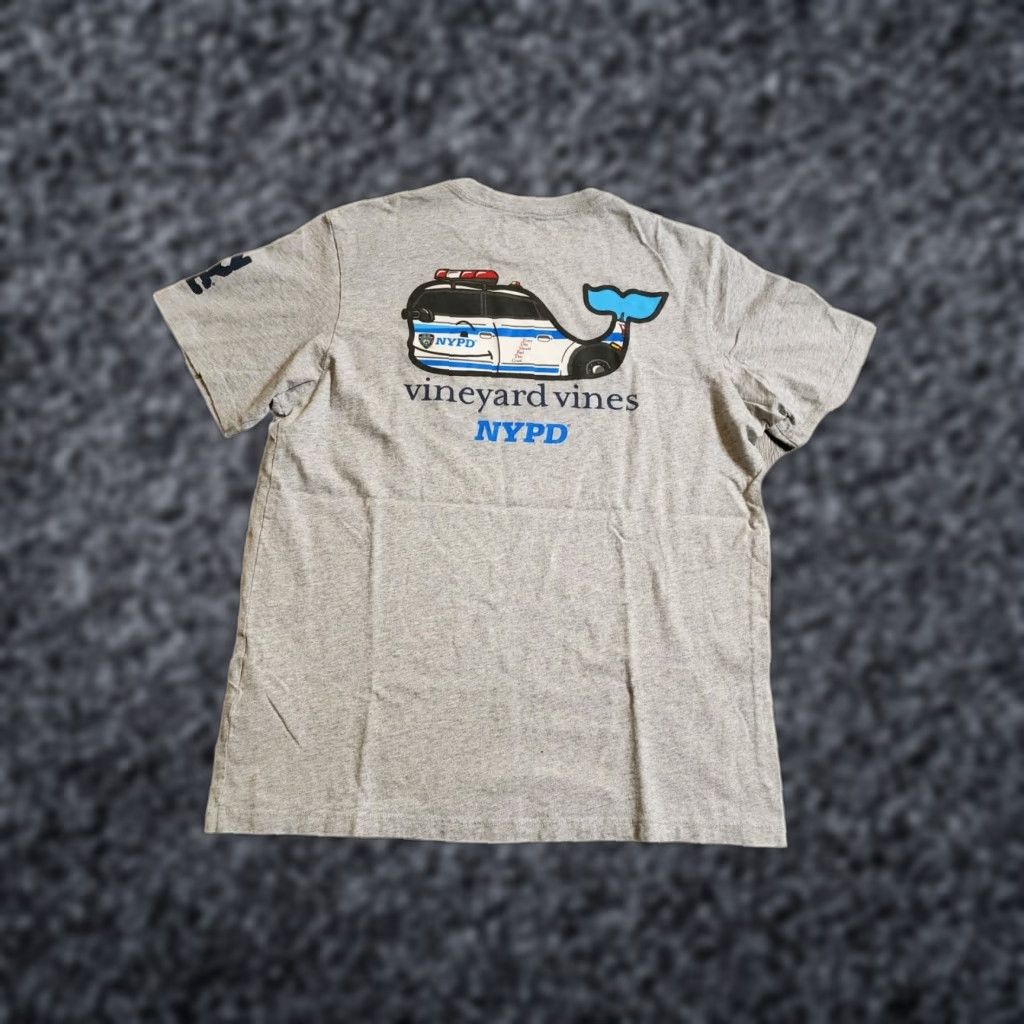 Vineyard Vines Vineyard Vines Mens M NYPD Small Batch Pocket T Shirt Double Sided NYC 2010-2019 Gray Cotton Crew Neck Short Sleeve Regular Fit Men’s Size US M / EU 48-50 / 2 - 1 Thumbnail