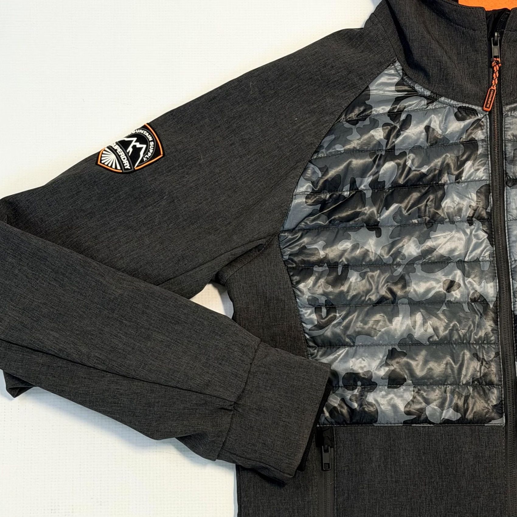 Superdry Superdry Hybrid Jacket Mens L Gray Camouflage Hooded Softshell Full Zip Ski Jacket Regular Fit Size US L / EU 52-54 / 3 - 3 Thumbnail