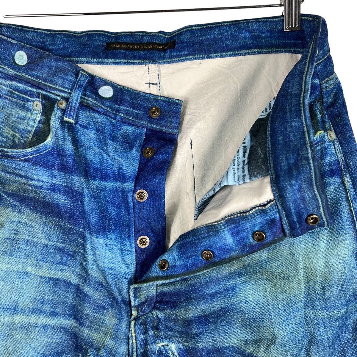 TALKING ABOUT THE ABSTRACTION TALKING ABOUT THE ABSTRACTION PHOTO DENIM Size US 32 / EU 48 - 13 Thumbnail