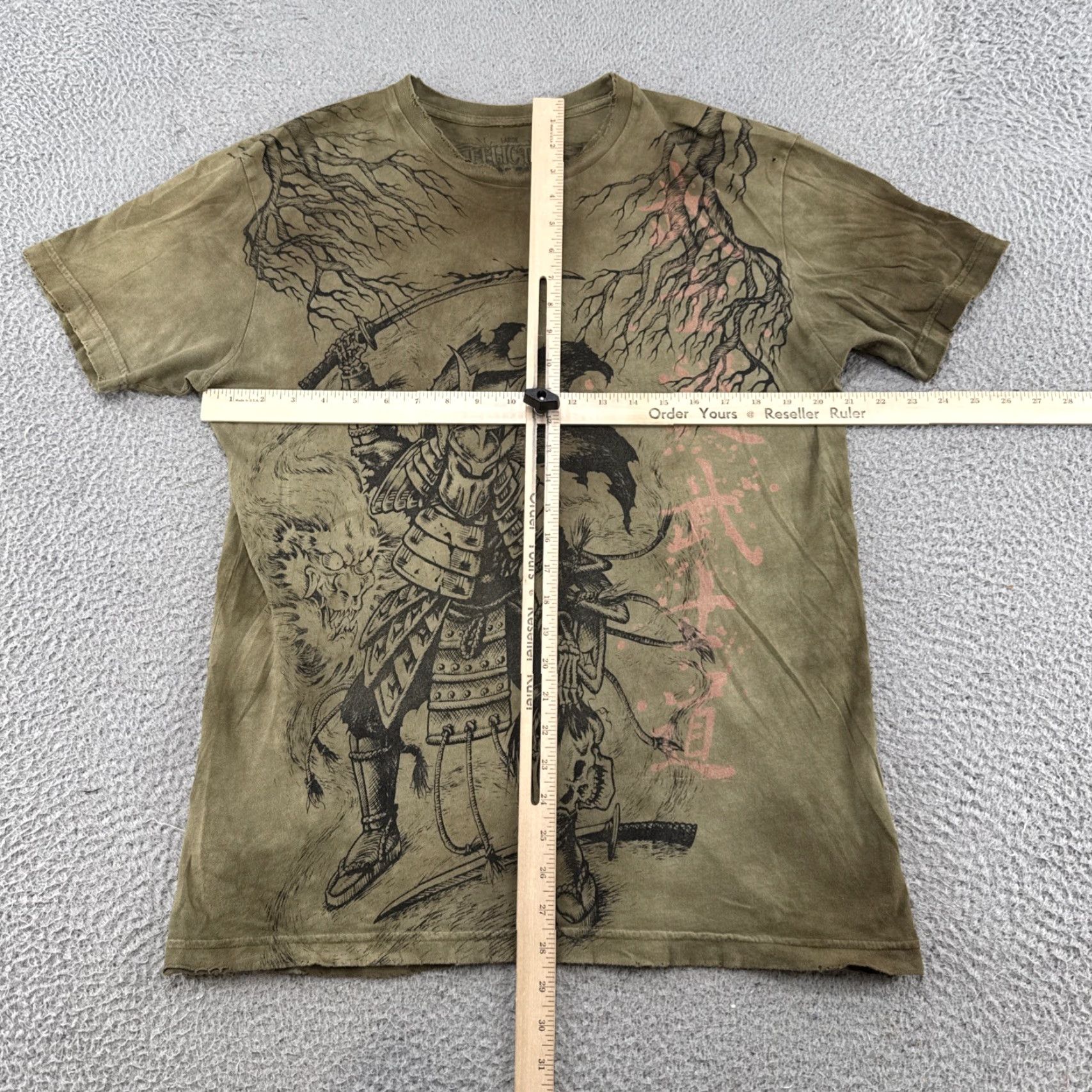 Affliction VINTAGE Affliction Shirt Men Graphic Samurai Japanese Warrior Art Size L Green Cotton T-Shirt 2000s Mens Size US L / EU 52-54 / 3 - 5 Thumbnail