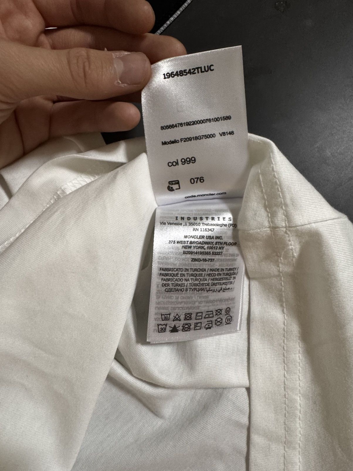Moncler moncler t-shirt Size US L / EU 52-54 / 3 - 9 Thumbnail