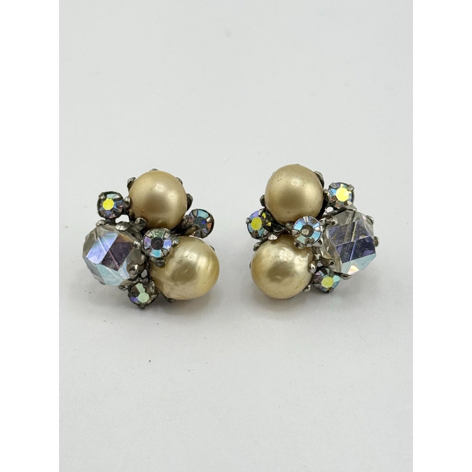 Vintage Vintage Vogue rhinestone crystal pearl cluster earrings Size ONE SIZE - 2 Thumbnail